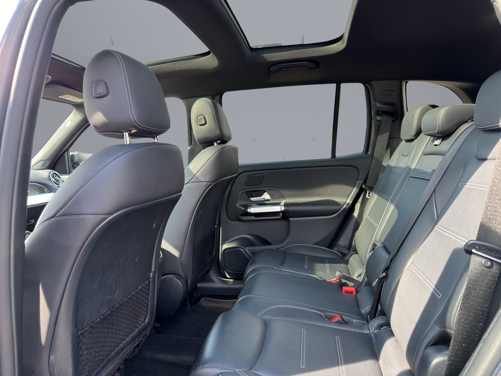MERCEDES-BENZ GLB 250 AMG Line 4matic-image-9
