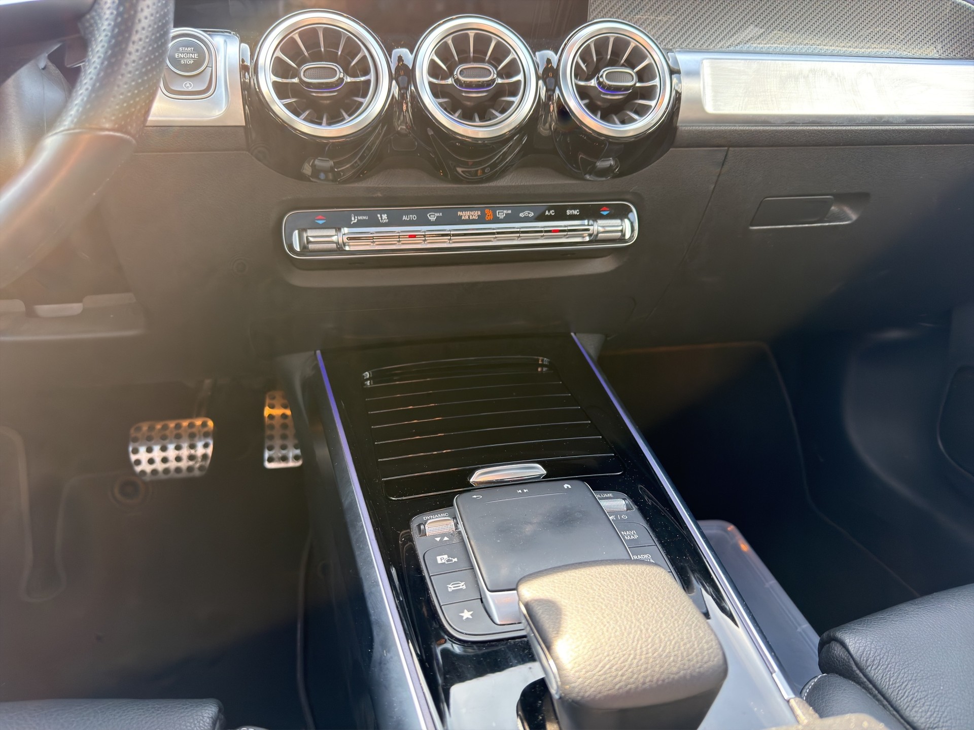 MERCEDES-BENZ GLB 250 AMG Line 4matic-image-13