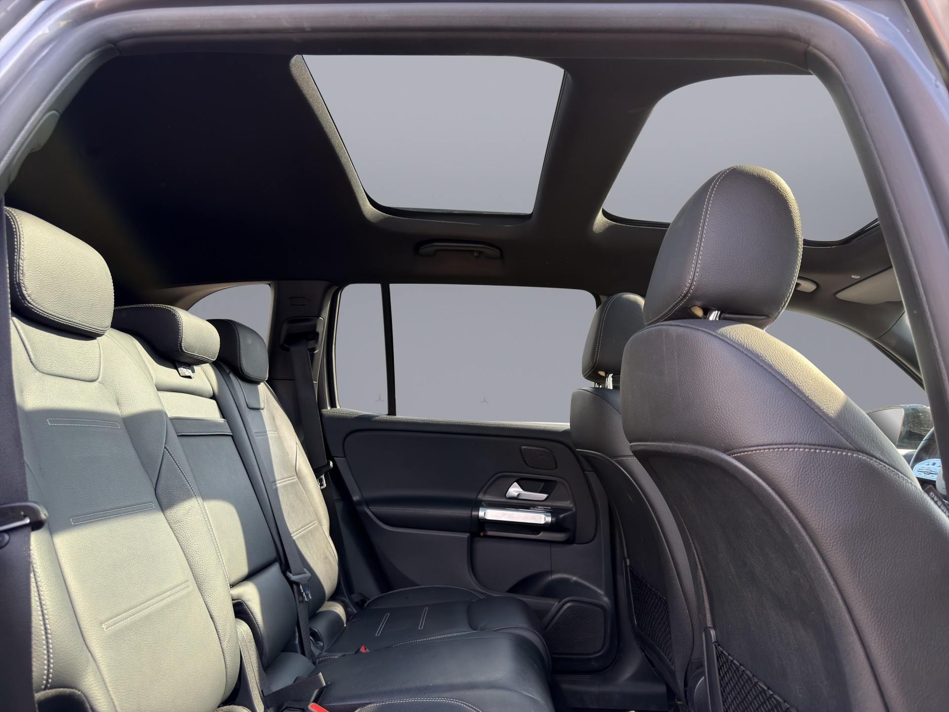 MERCEDES-BENZ GLB 250 AMG Line 4matic-image-18