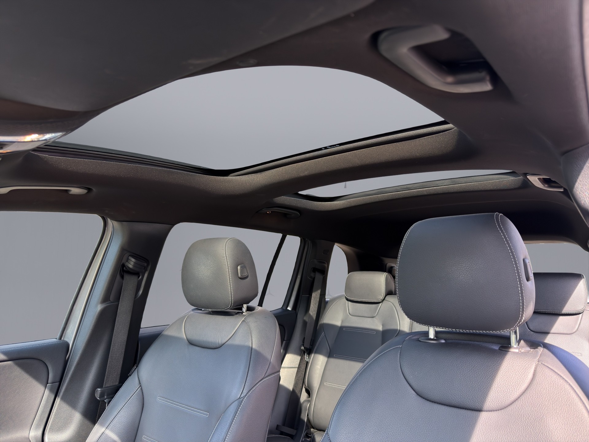 MERCEDES-BENZ GLB 250 AMG Line 4matic-image-10