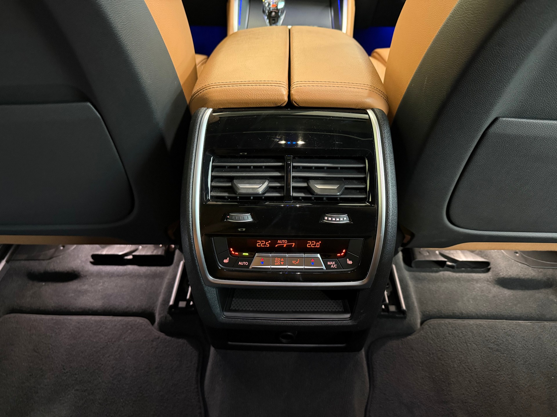BMW X6 xDrive 48V 40i M Sport Steptronic-image-23