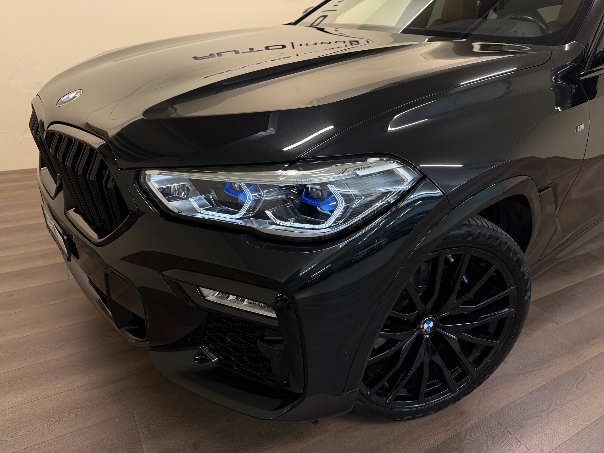 BMW X6 xDrive 48V 40i M Sport Steptronic-showroom-element-2