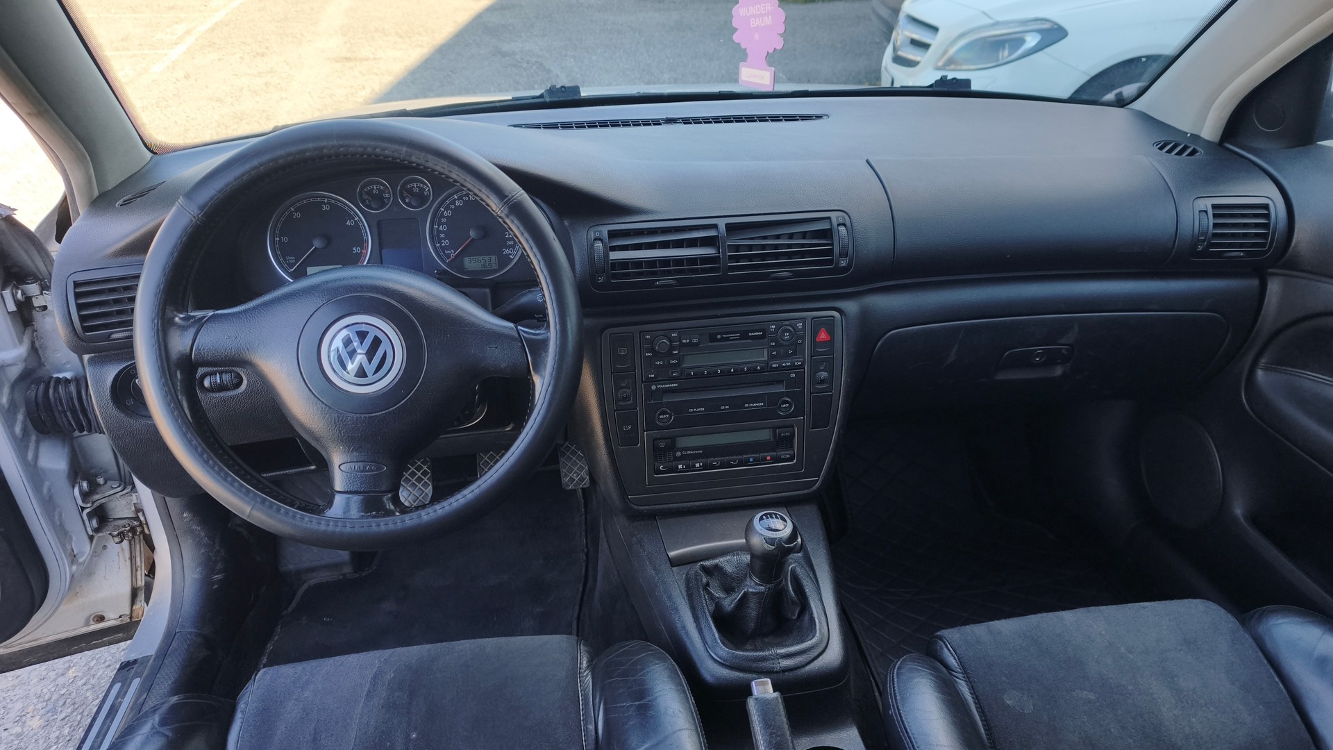 VW Passat Variant 1.9 TDI 4Motion Highline-image-8
