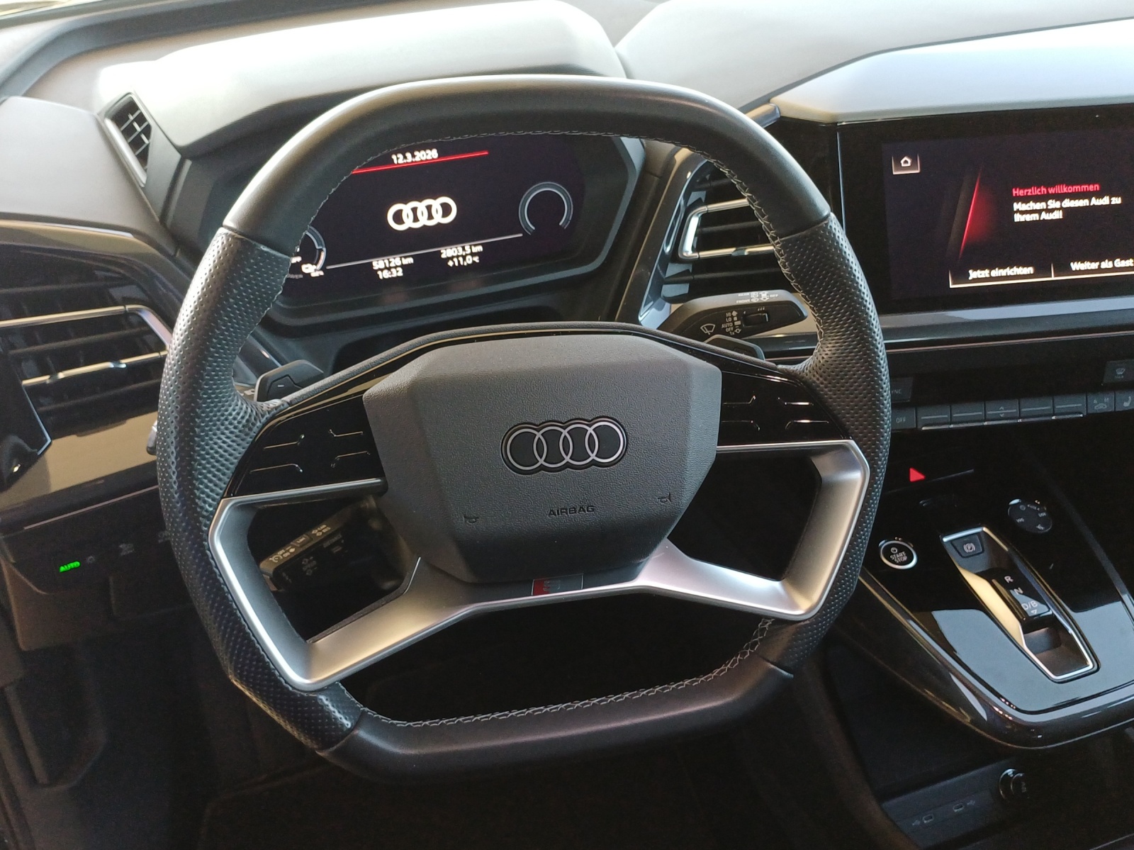 AUDI Q4 e-tron 50 quattro-image-10