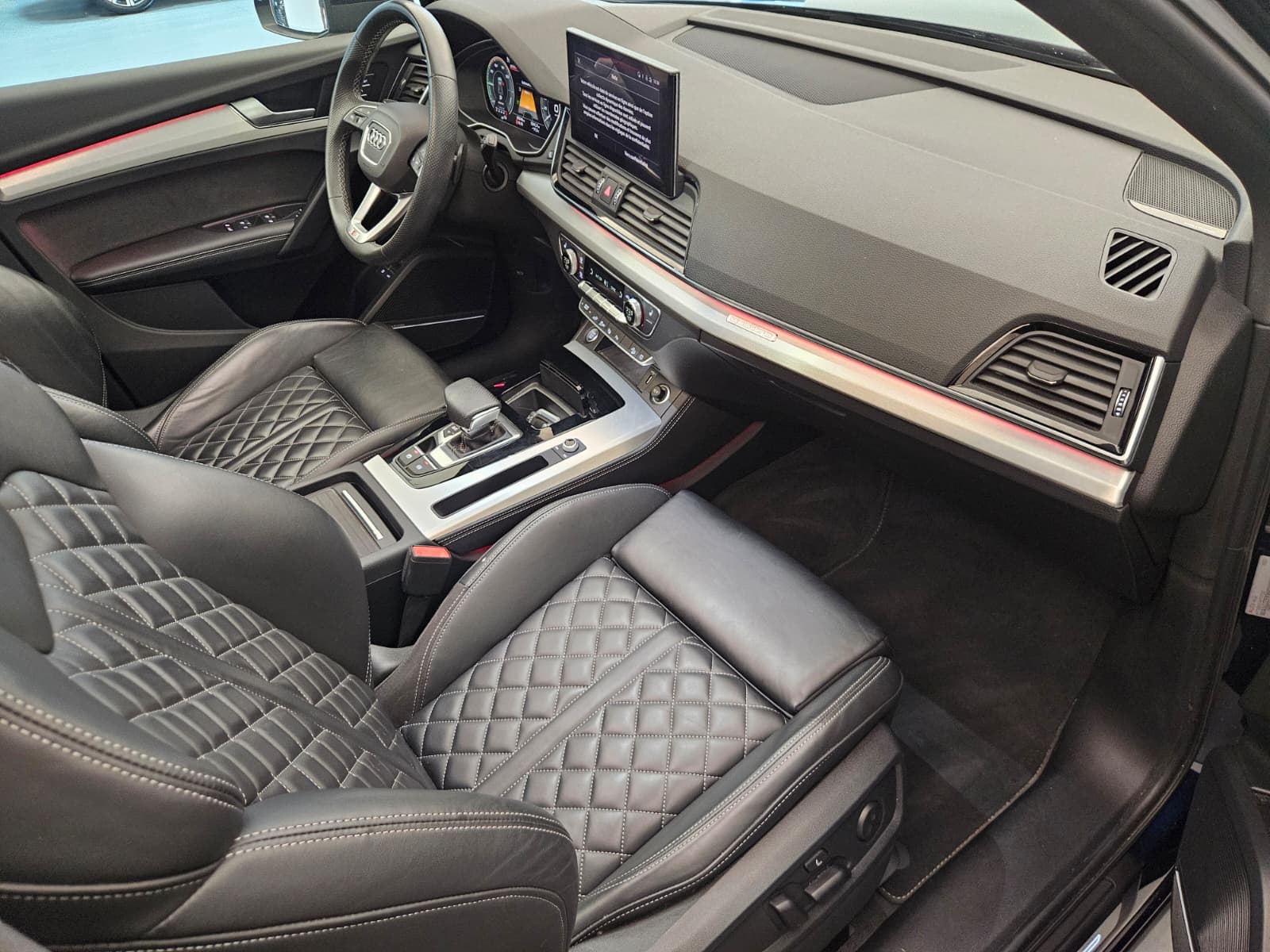 AUDI Q5 55 TFSI e PHEV S line quattro S-tronic-image-11
