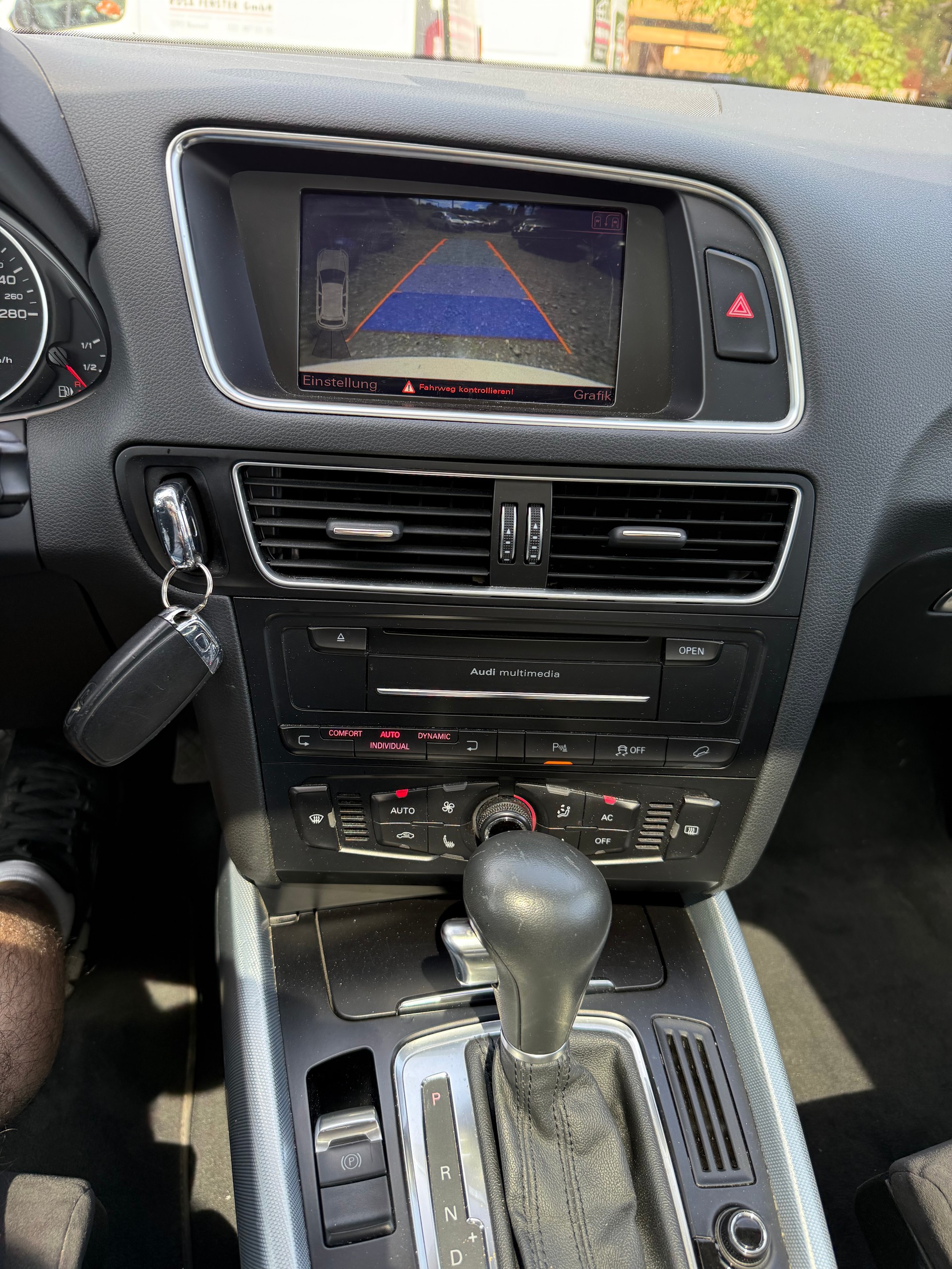 AUDI Q5 3.0 TDI quattro S-tronic-image-10