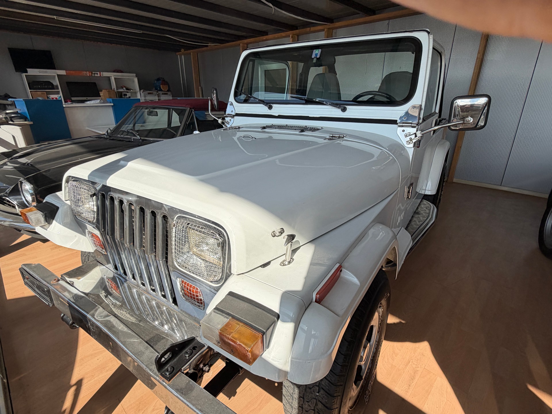 JEEP Wrangler 4.0 Laredo-image-1
