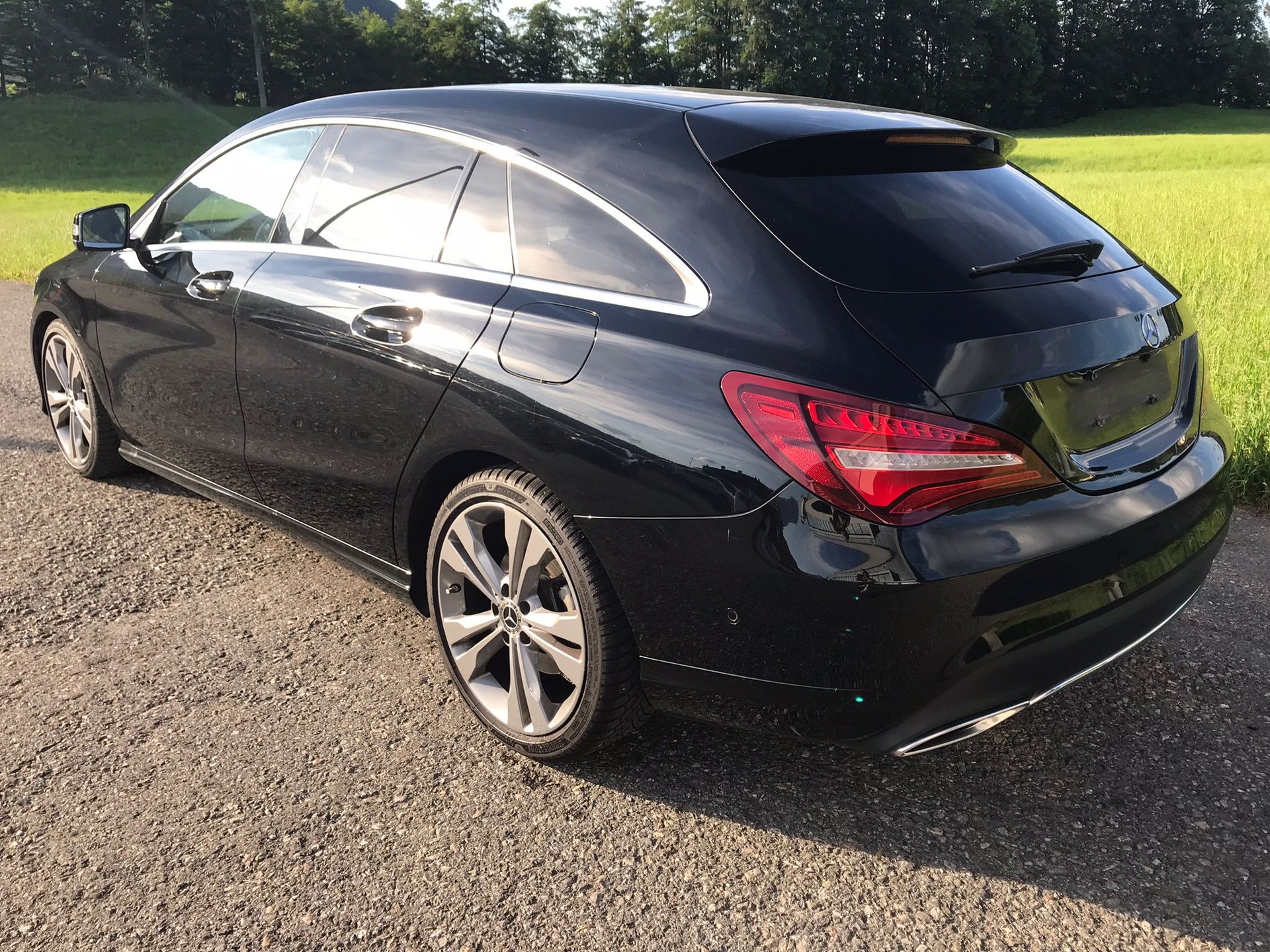 MERCEDES-BENZ CLA Shooting Brake 220 d Urban 7G-DCT-image-2