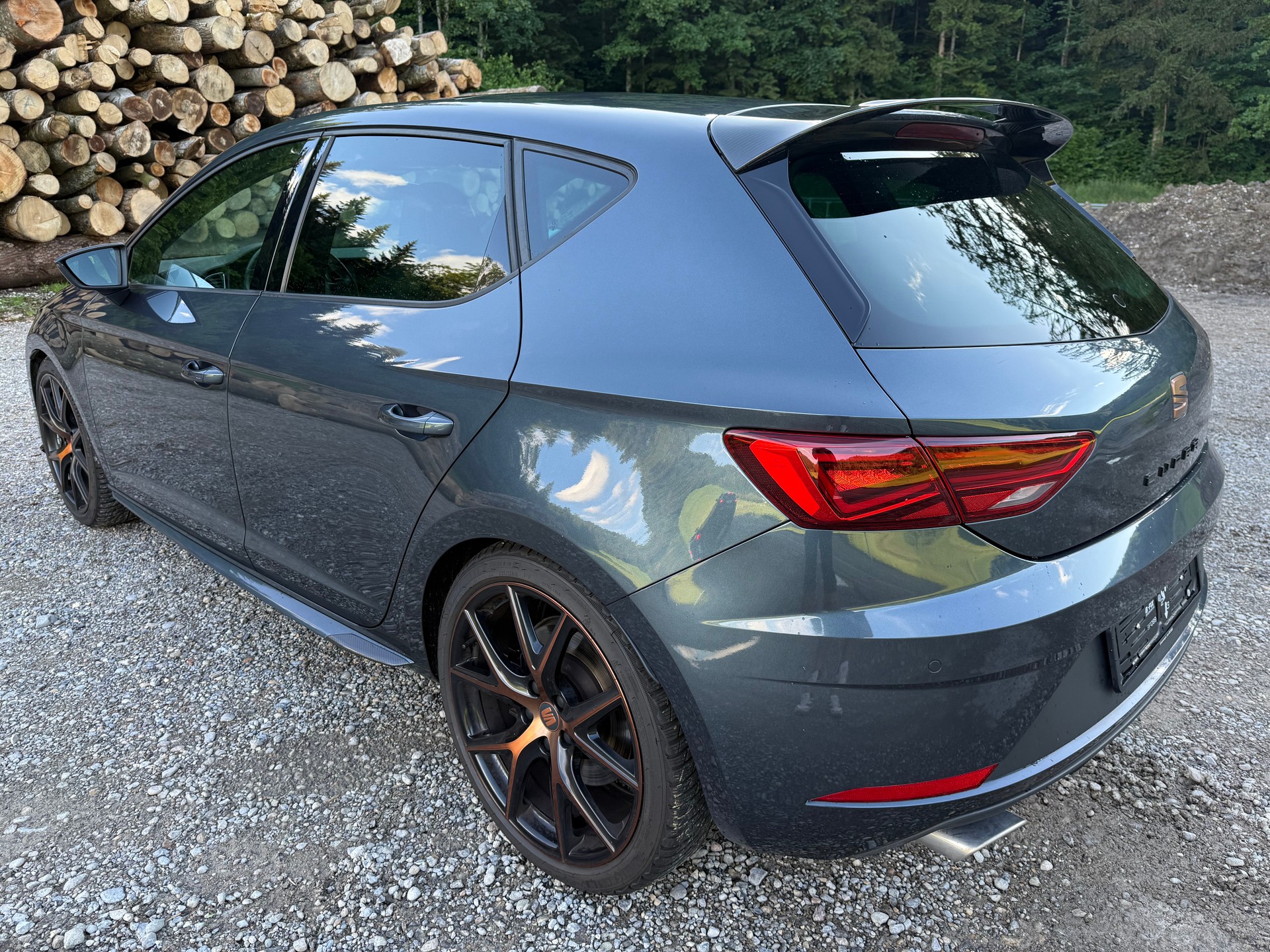 SEAT Leon 2.0 TSI SWISS Cupra 290 DSG-image-18