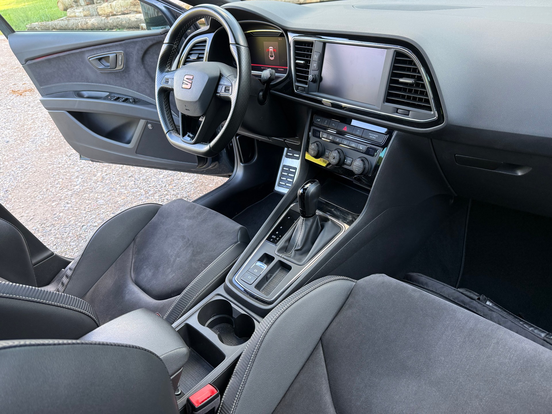 SEAT Leon 2.0 TSI SWISS Cupra 290 DSG-image-21