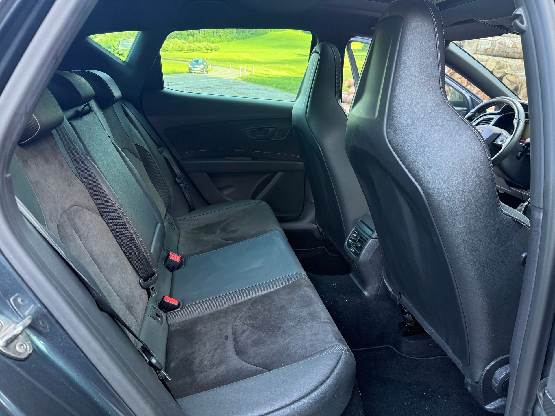 SEAT Leon 2.0 TSI SWISS Cupra 290 DSG-image-11