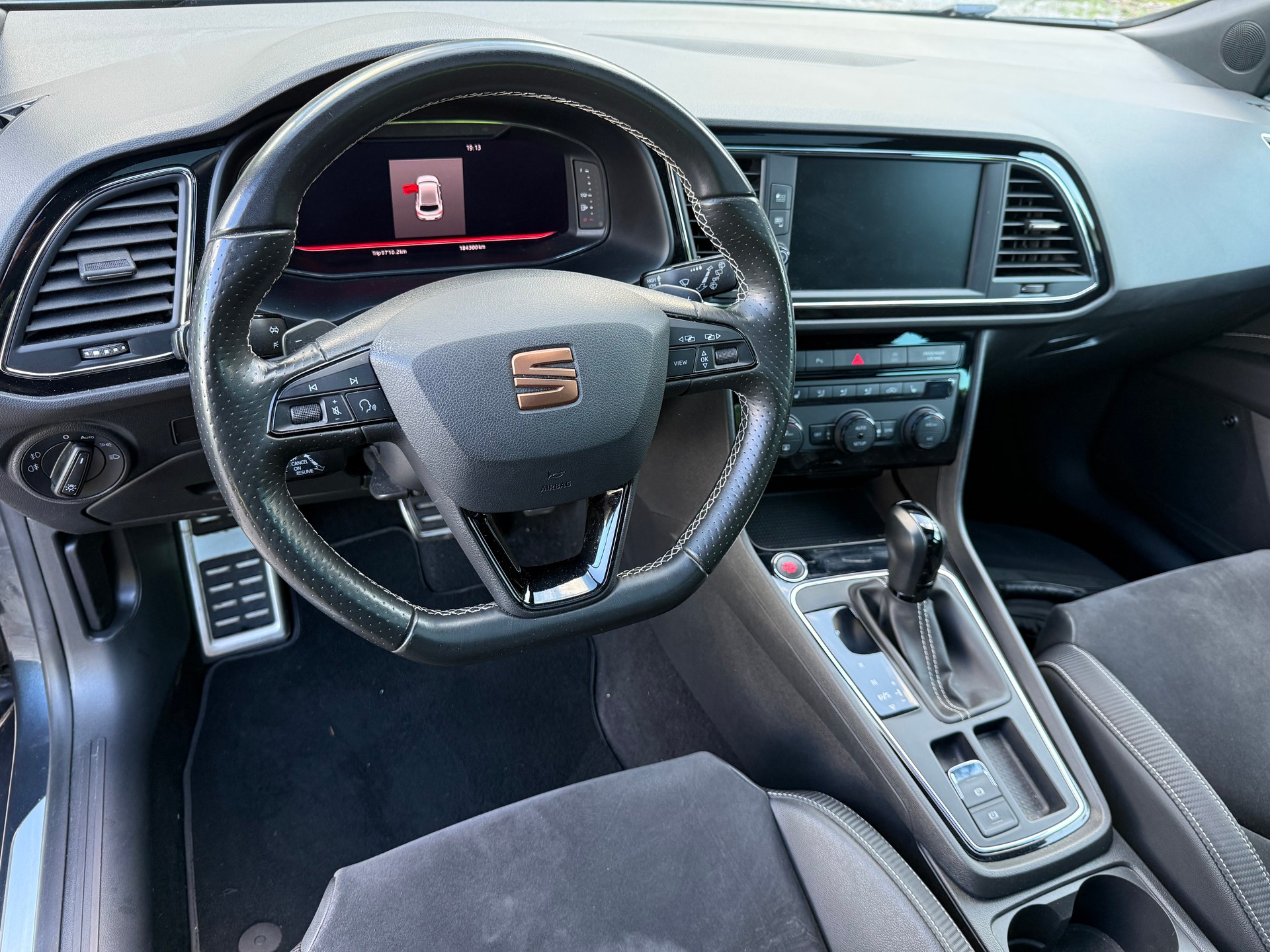 SEAT Leon 2.0 TSI SWISS Cupra 290 DSG-image-7