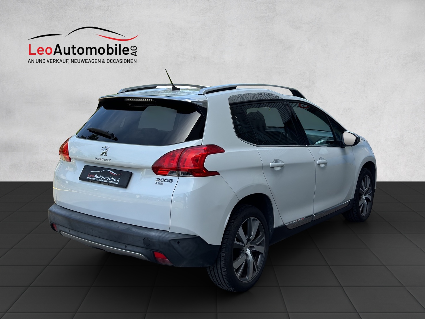 PEUGEOT 2008 1.2 PureTech Allure-image-3