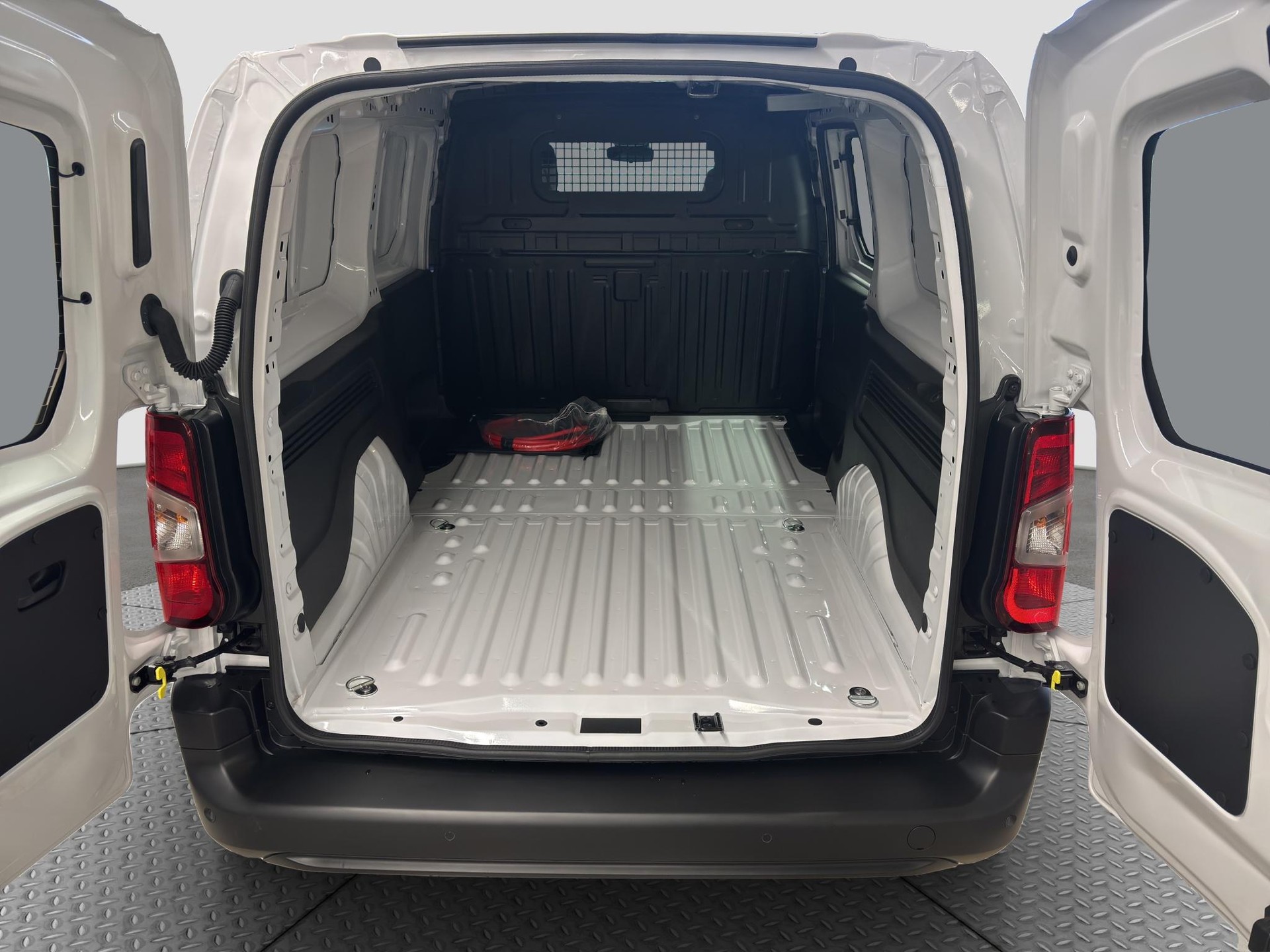 PEUGEOT e-Partner Kaw. 800 Long 50 kWh-image-15