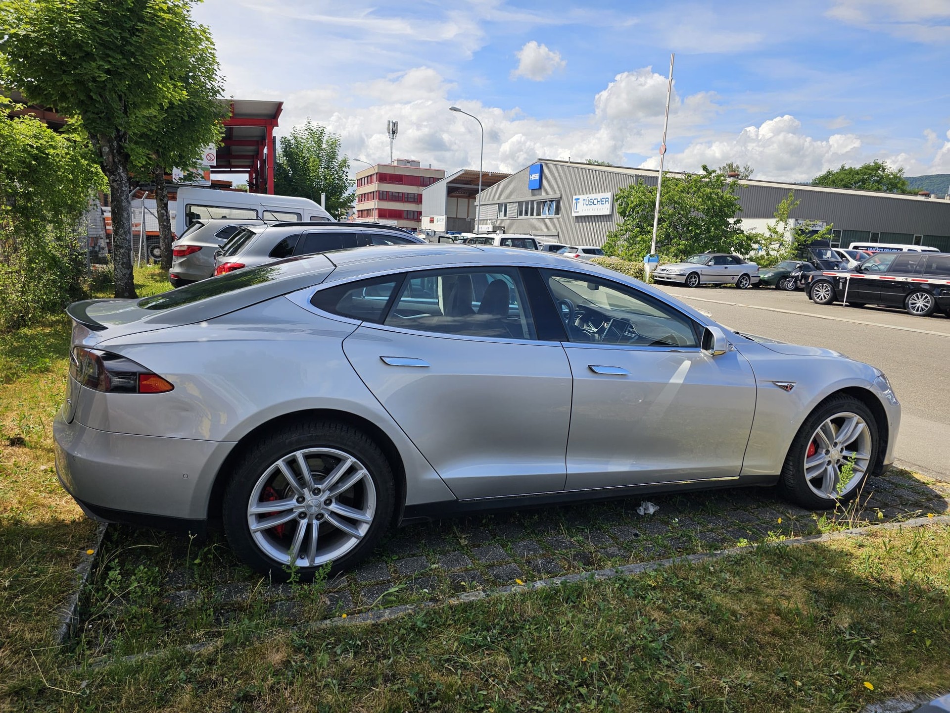 TESLA Model S 85 Performance-image-5