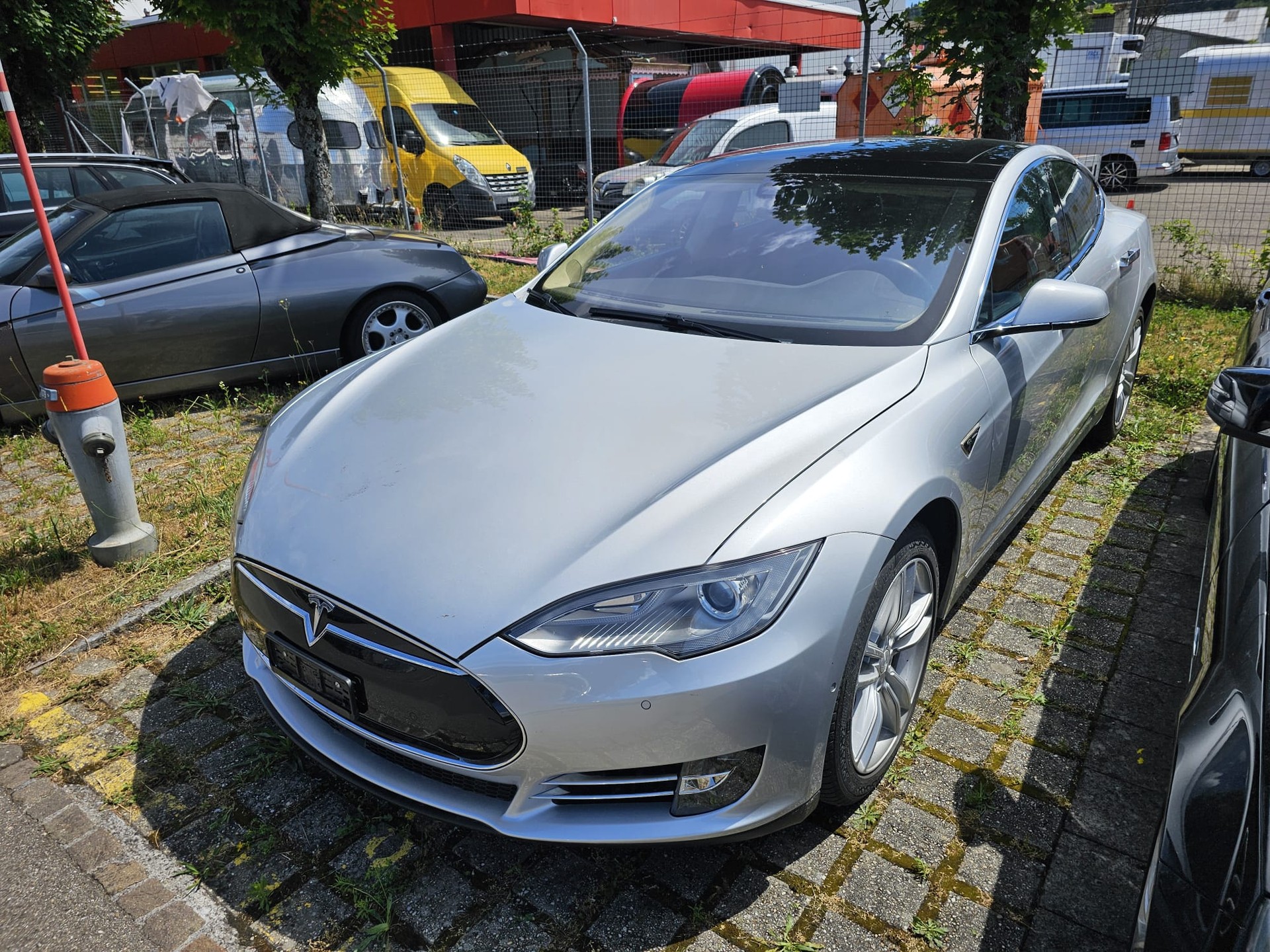 TESLA Model S 85 Performance-image-0