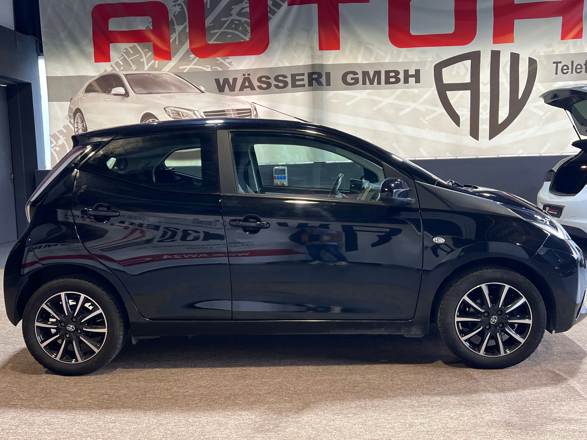 TOYOTA Aygo 1.0 VVT-i x-image-1