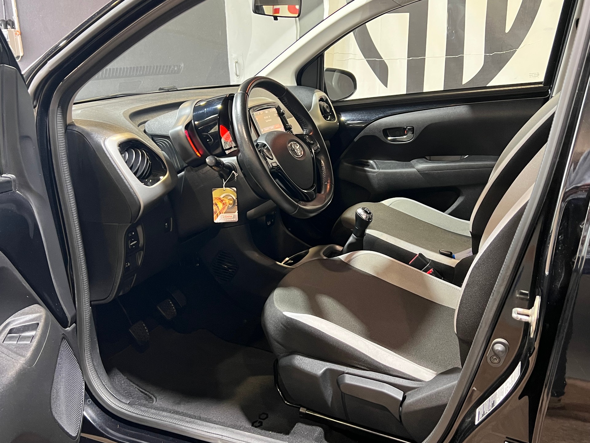 TOYOTA Aygo 1.0 VVT-i x-image-9