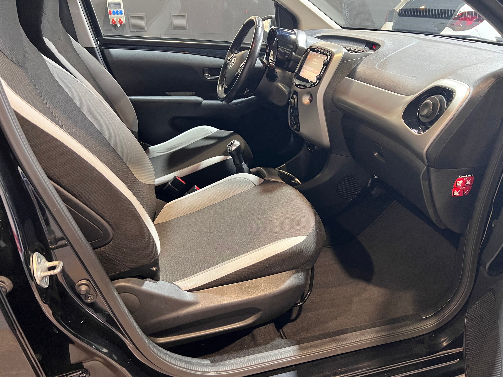 TOYOTA Aygo 1.0 VVT-i x-image-11