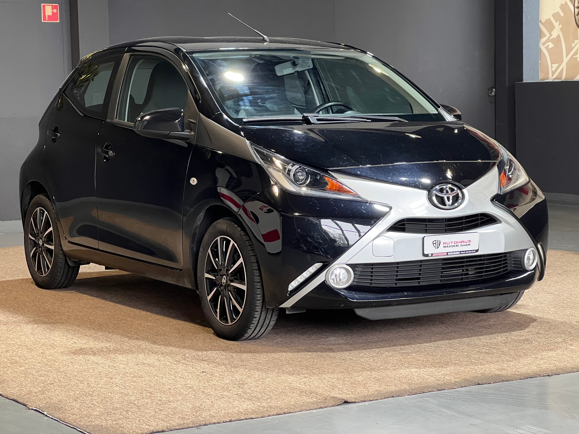 TOYOTA Aygo 1.0 VVT-i x-image-0