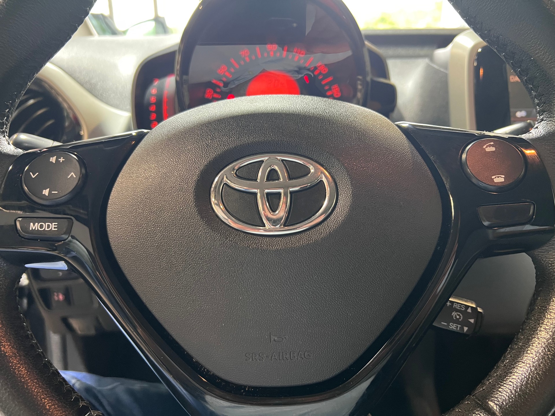 TOYOTA Aygo 1.0 VVT-i x-image-17