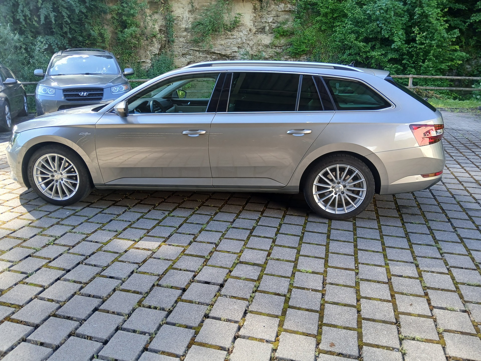 SKODA Superb Combi 2.0 TDi L&K 4x4 DSG-image-6