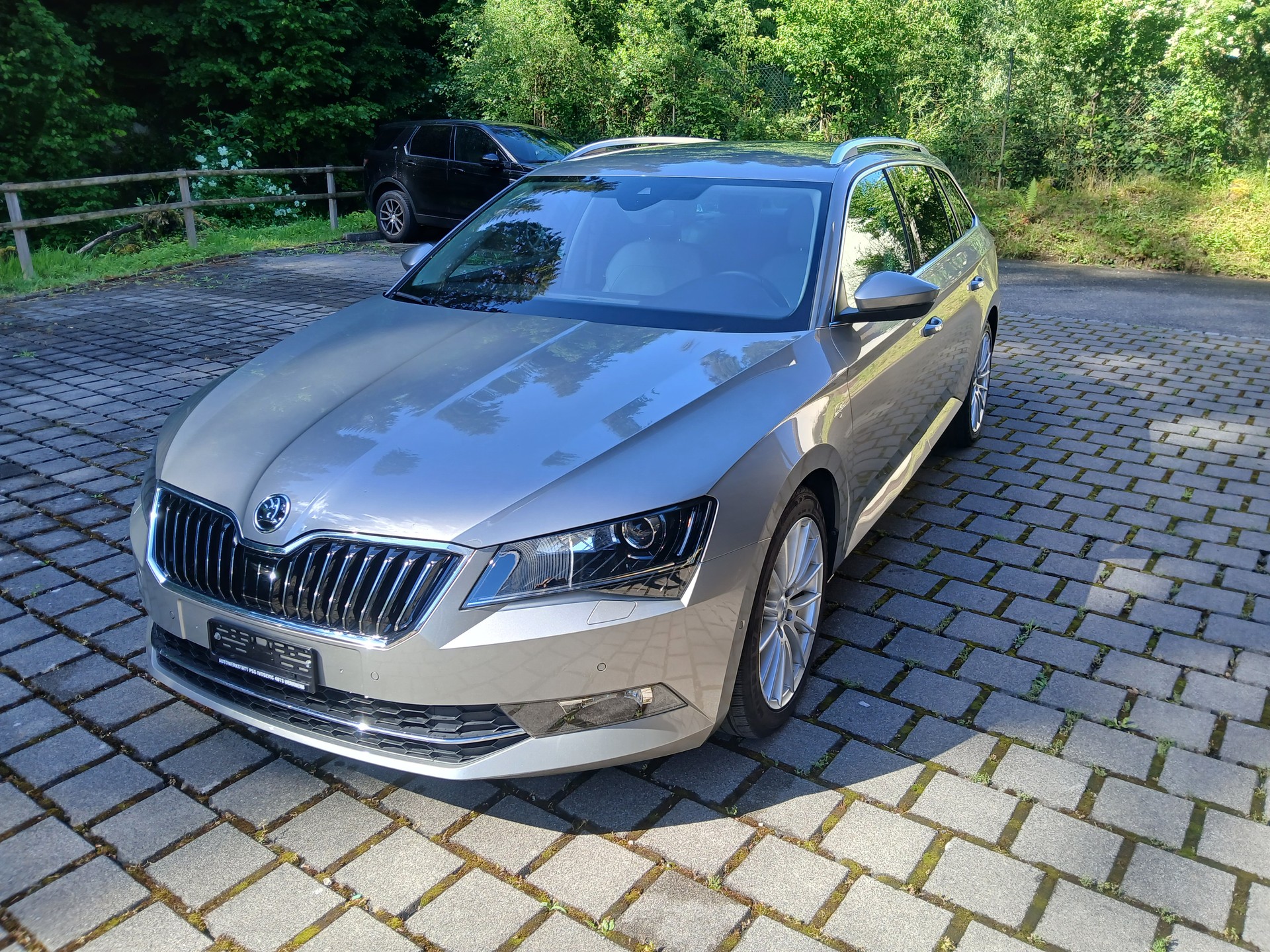 SKODA Superb Combi 2.0 TDi L&K 4x4 DSG-image-1