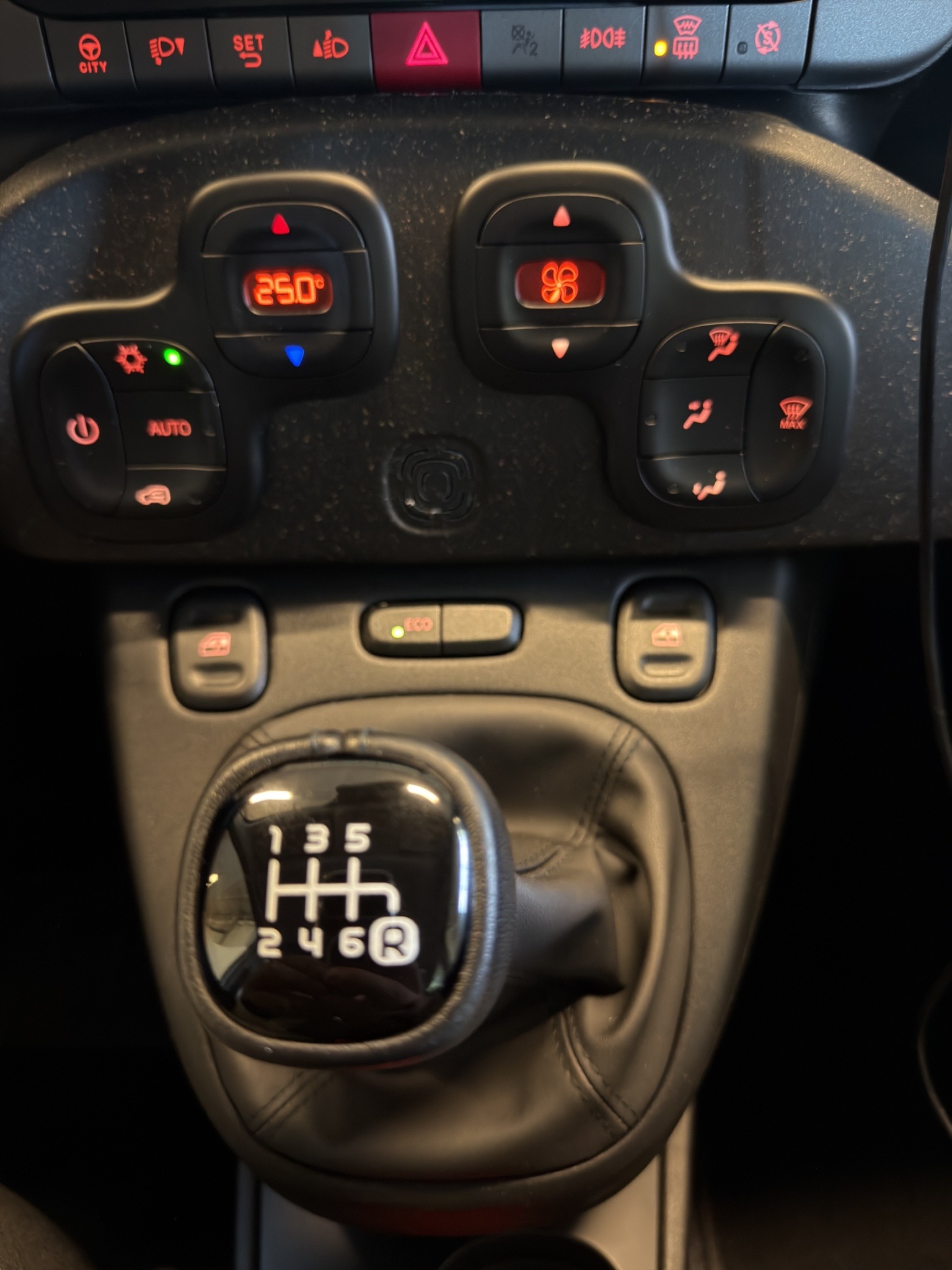 FIAT Panda 0.9 Twinair Turbo Cross 4x4*TOP ZUSTAND*NUR 26000 KM*-image-9