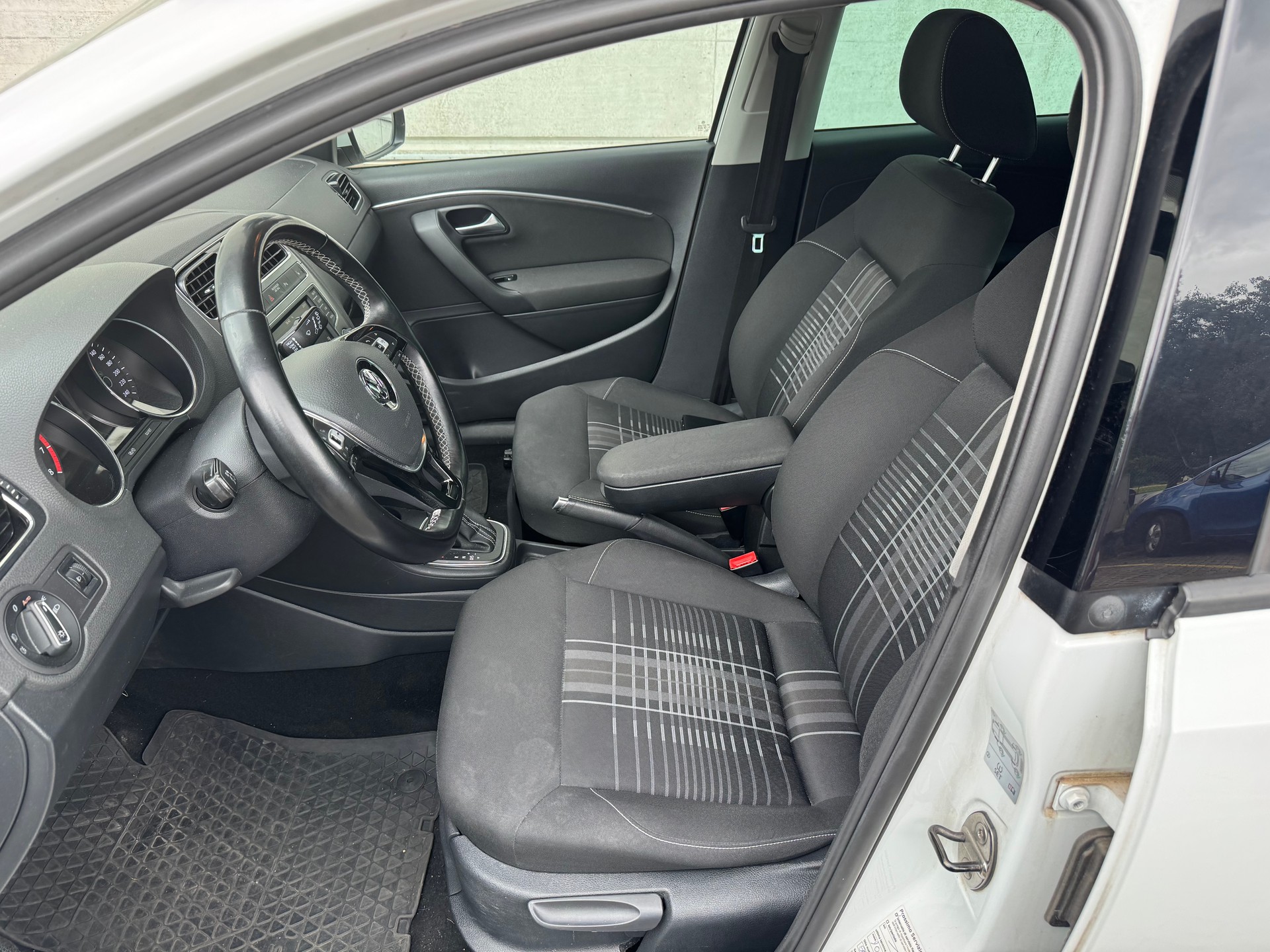 VW Polo 1.0 TSI BMT Comfortline-image-6