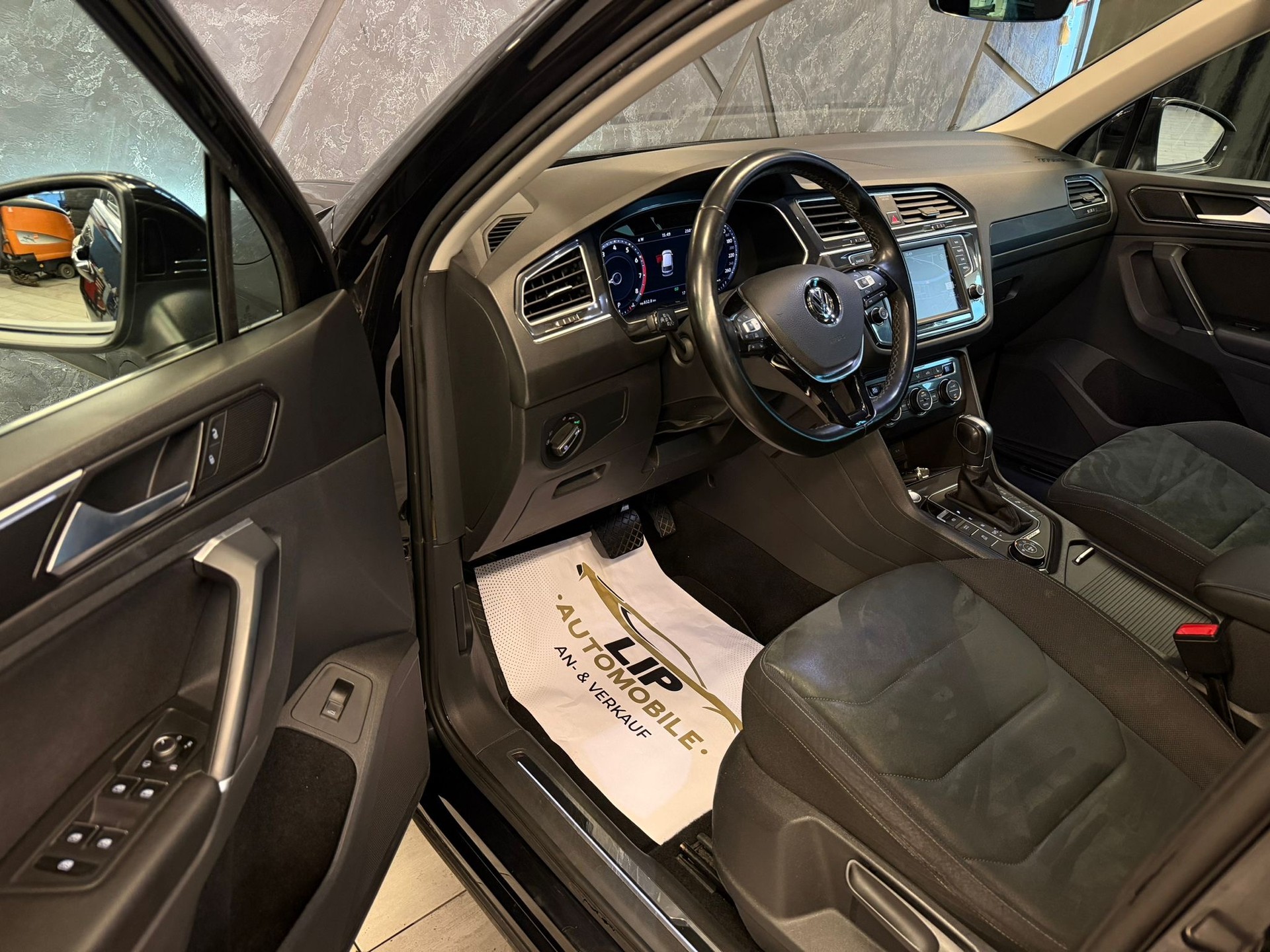 VW Tiguan 2.0TSI Highline 4Motion DSG-image-10