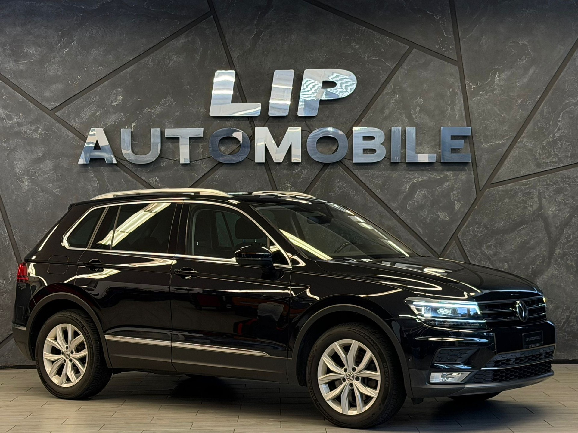 VW Tiguan 2.0TSI Highline 4Motion DSG-image-2