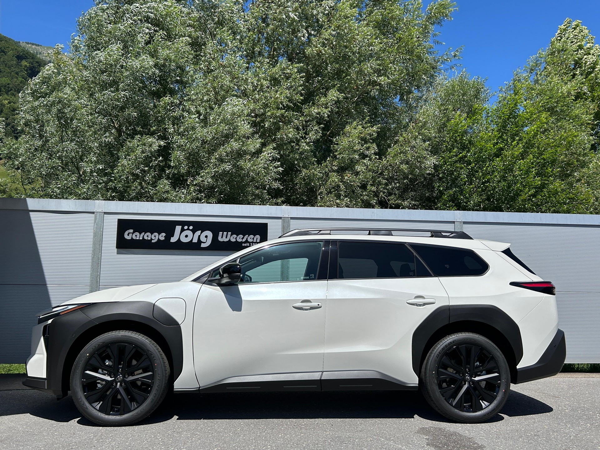 TOYOTA bZ4X Touring Premium AWD-image-2