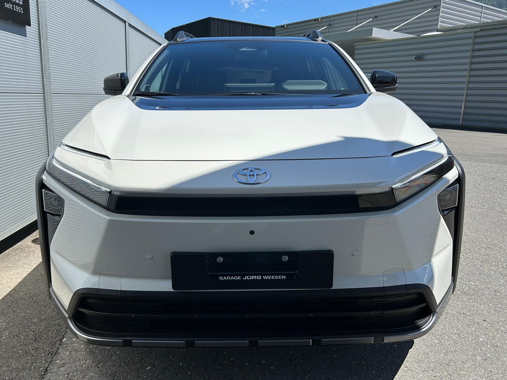 TOYOTA bZ4X Touring Premium AWD-image-1