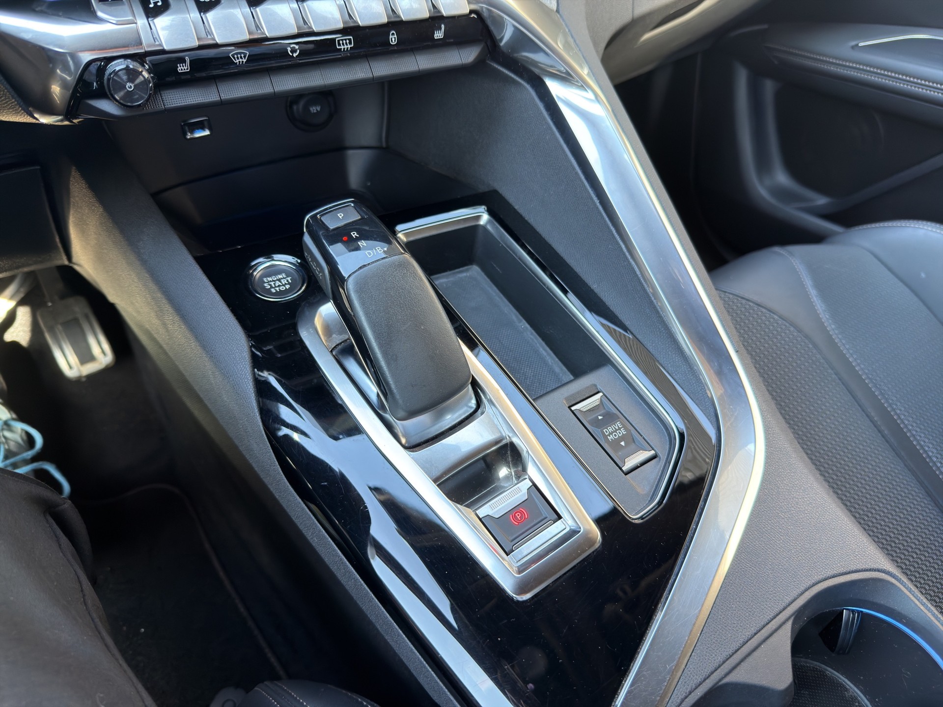 PEUGEOT 3008 1.6 PHEV GT-image-10