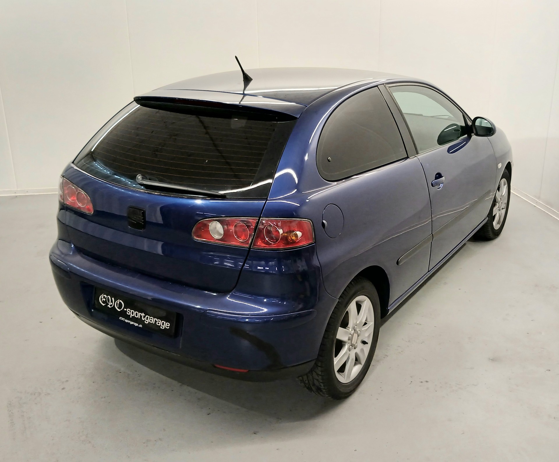 SEAT Ibiza 1.4 16V Stella-image-4