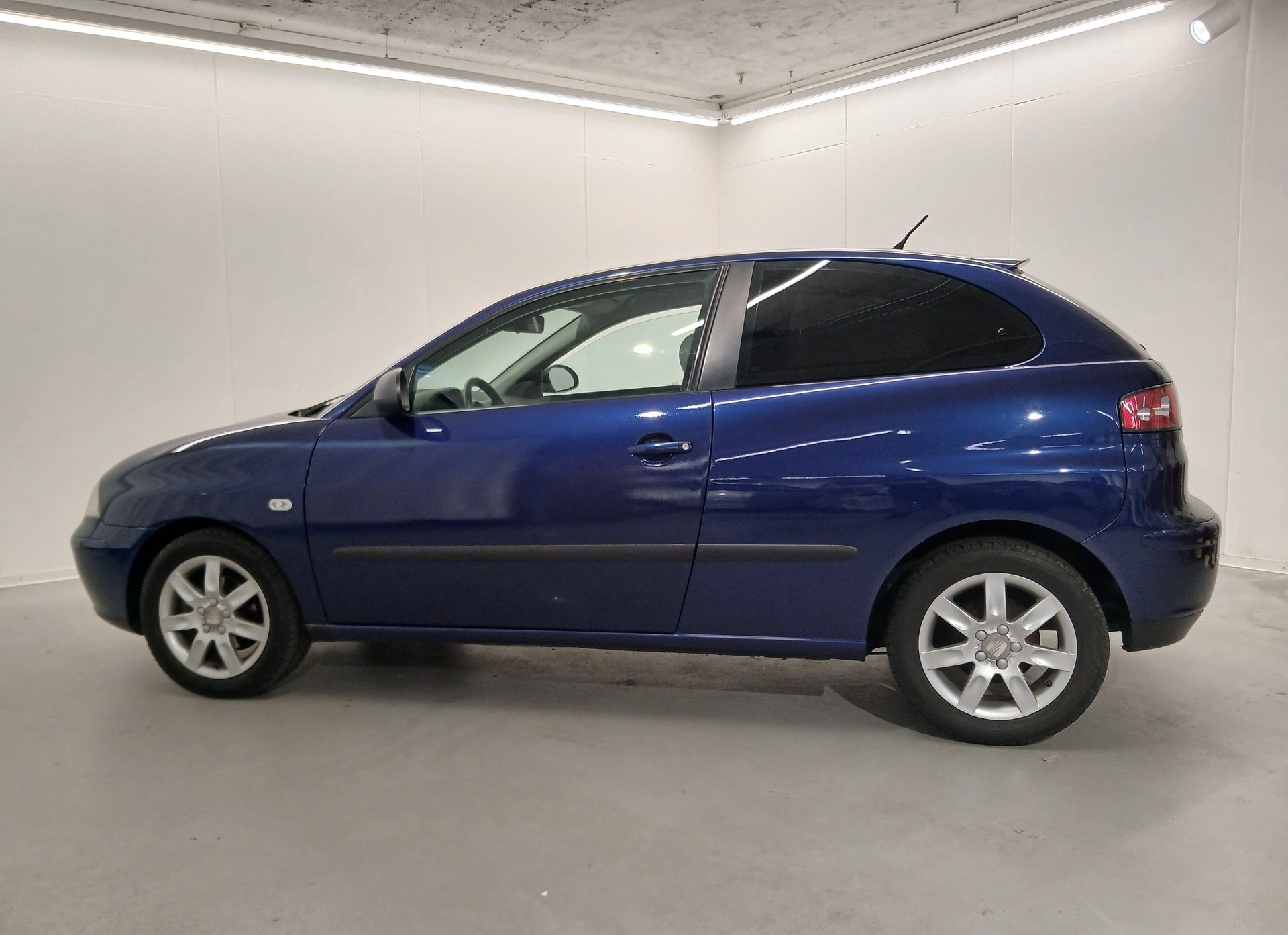 SEAT Ibiza 1.4 16V Stella-image-3