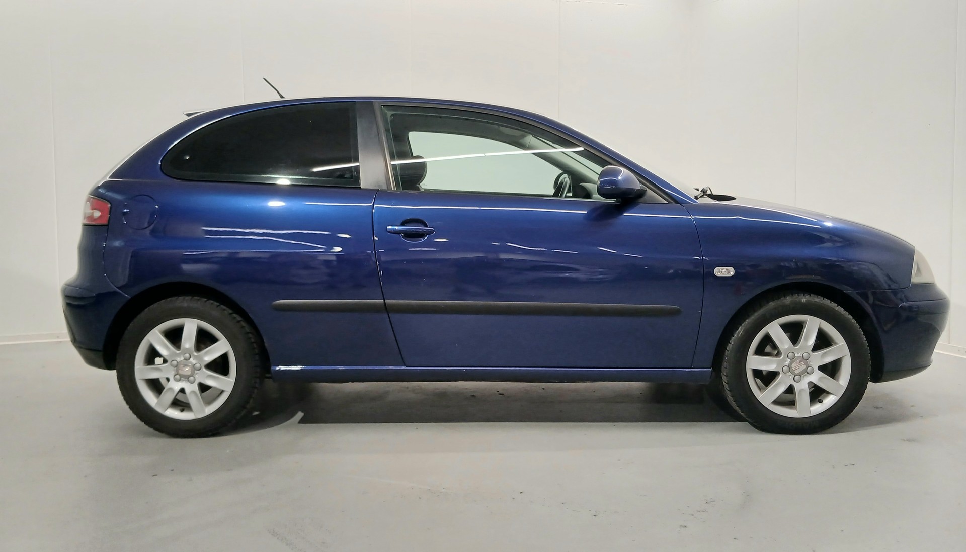 SEAT Ibiza 1.4 16V Stella-image-2