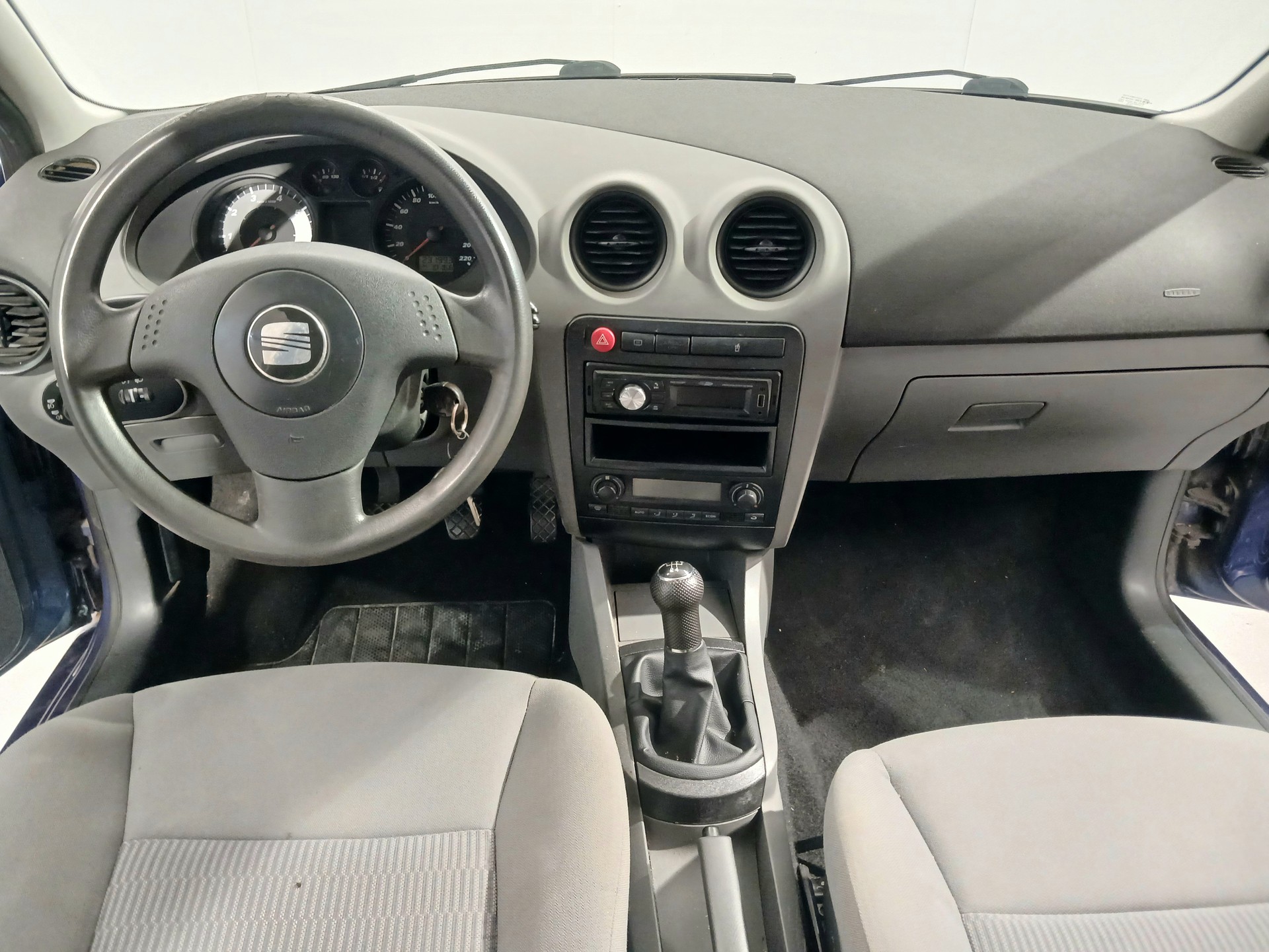 SEAT Ibiza 1.4 16V Stella-image-9