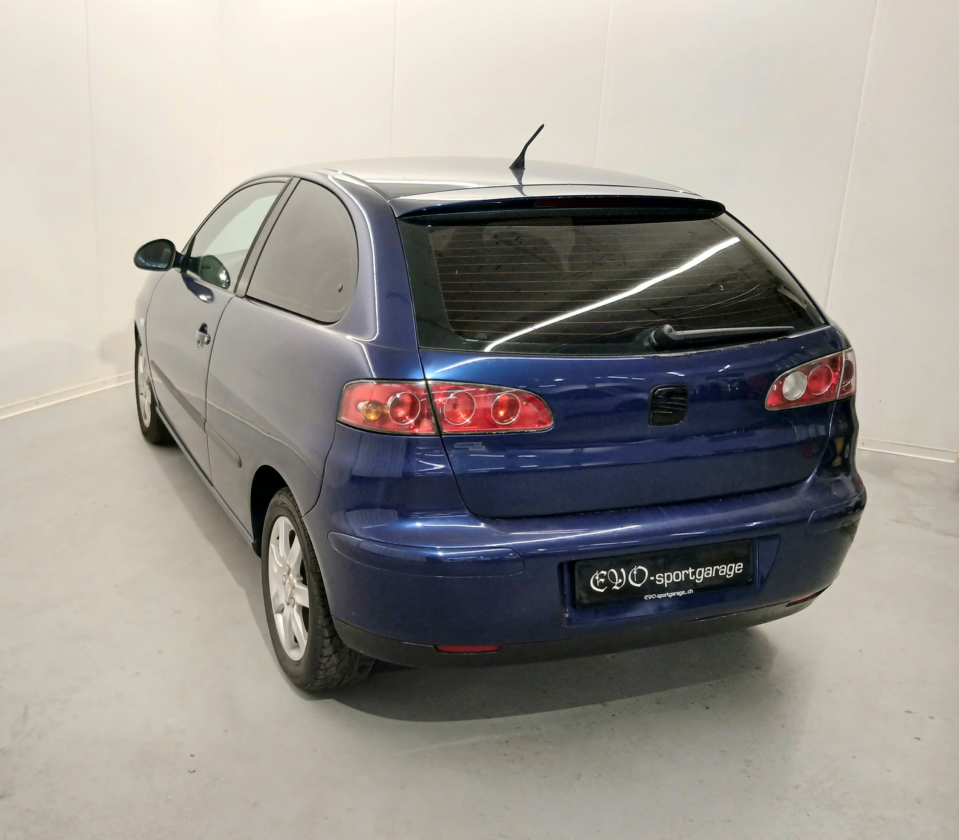 SEAT Ibiza 1.4 16V Stella-image-5