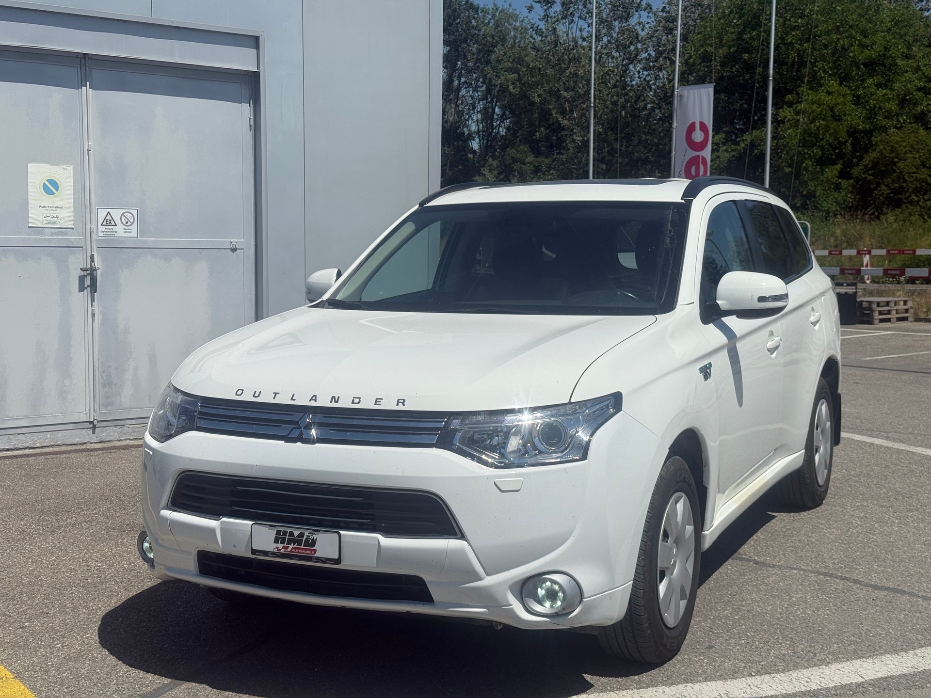 MITSUBISHI Outlander 2.0 PHEV Navigator eAssist-image-0