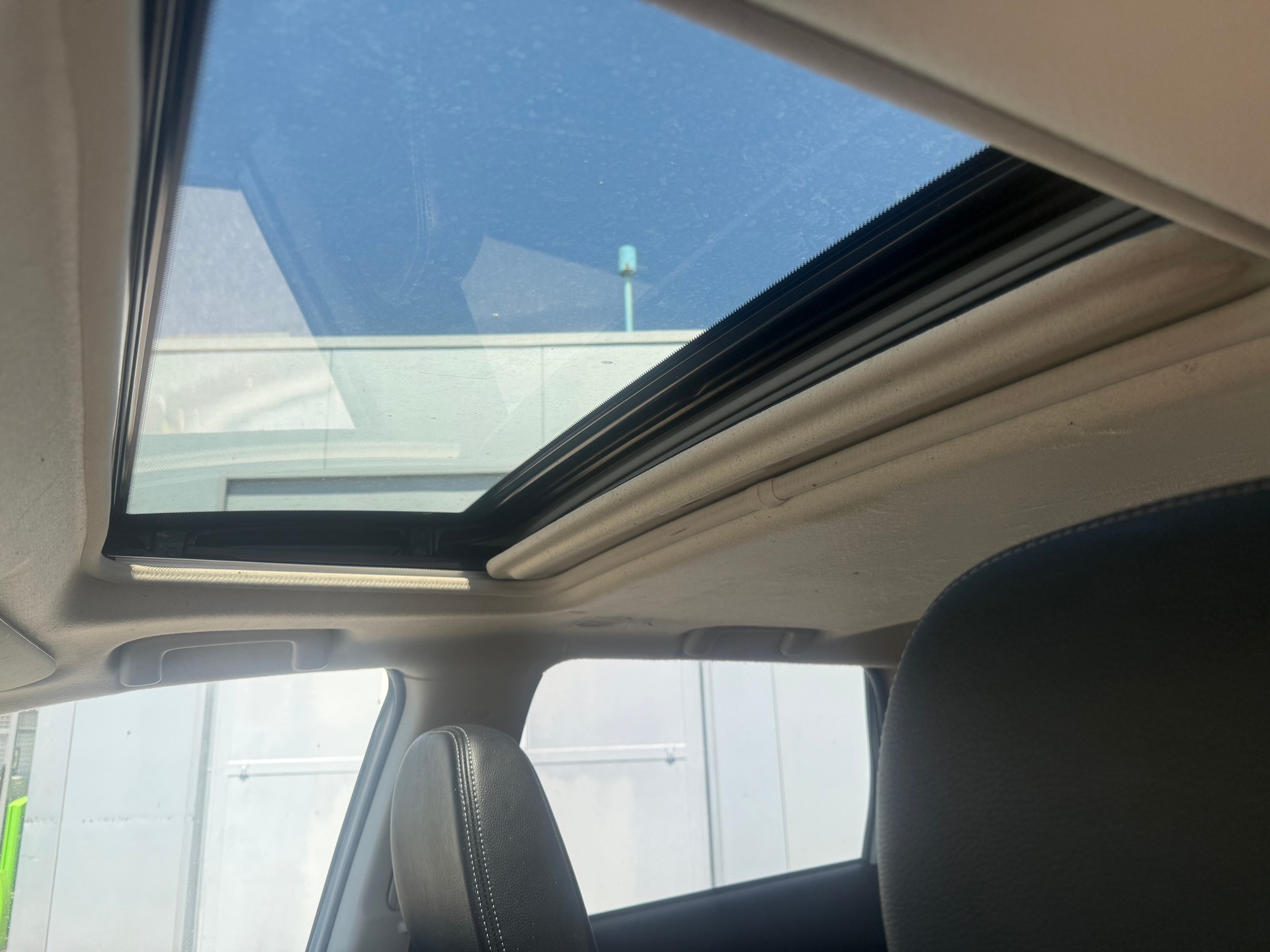 MITSUBISHI Outlander 2.0 PHEV Navigator eAssist-image-11