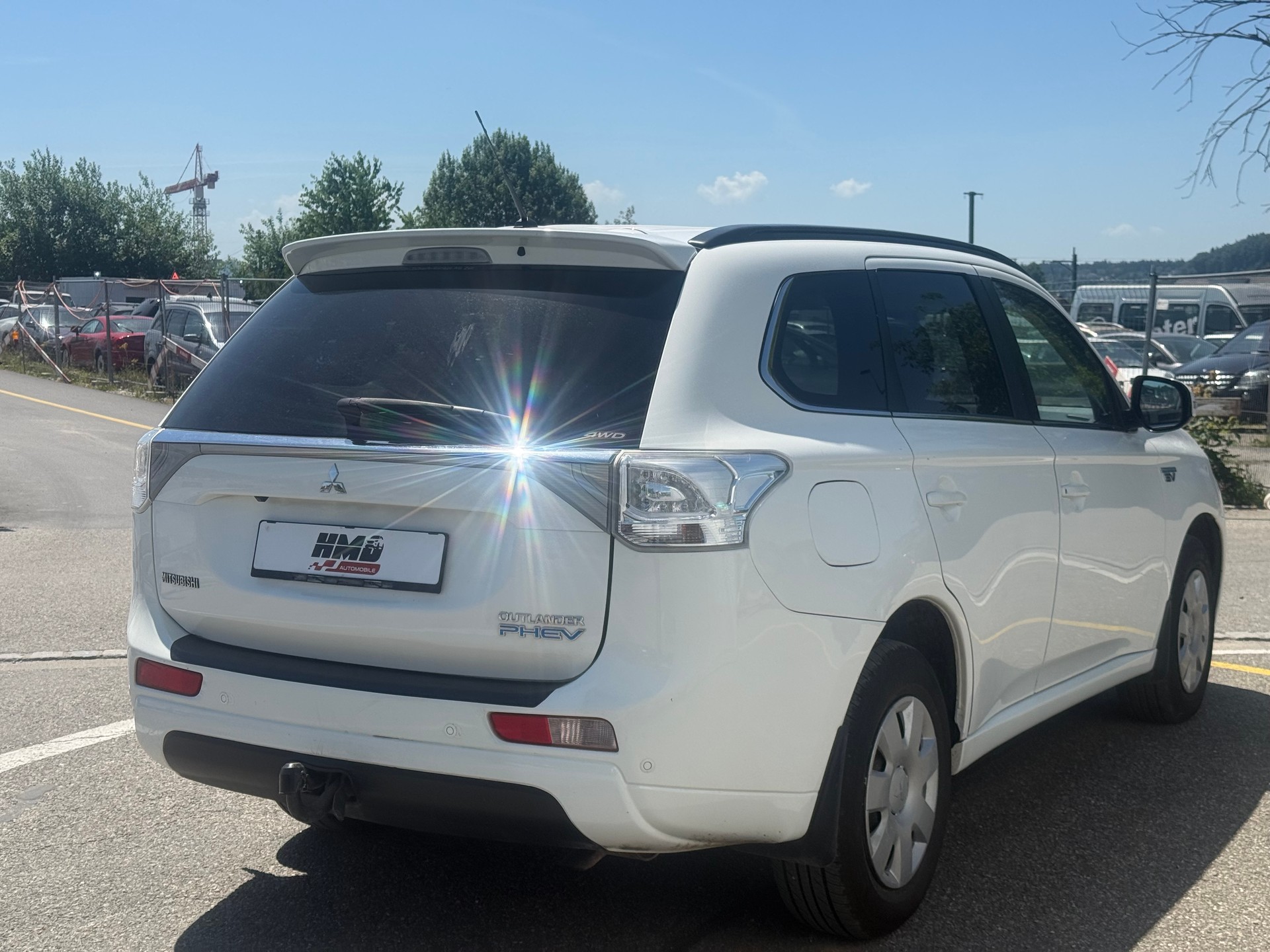 MITSUBISHI Outlander 2.0 PHEV Navigator eAssist-image-4