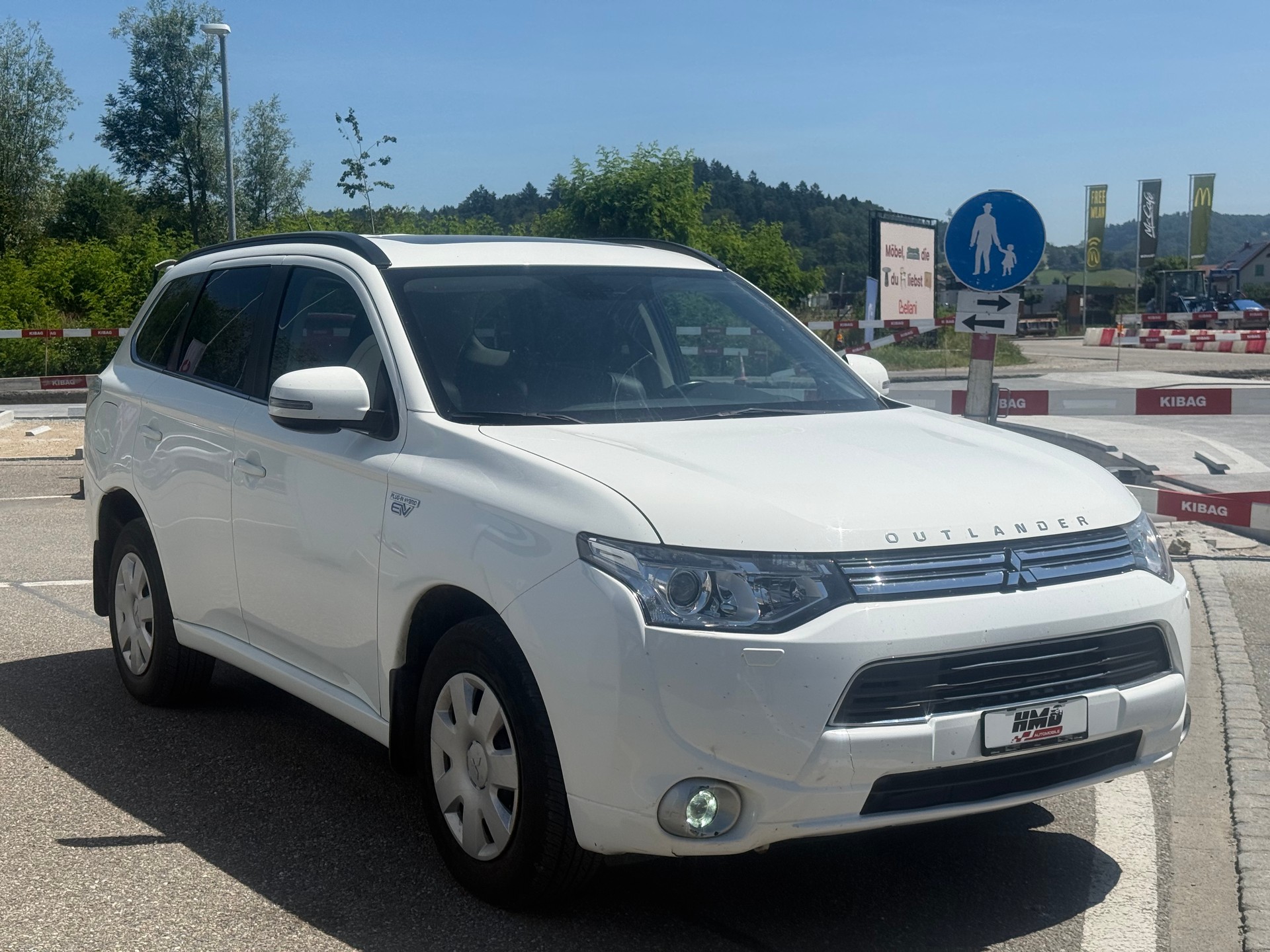MITSUBISHI Outlander 2.0 PHEV Navigator eAssist-image-6