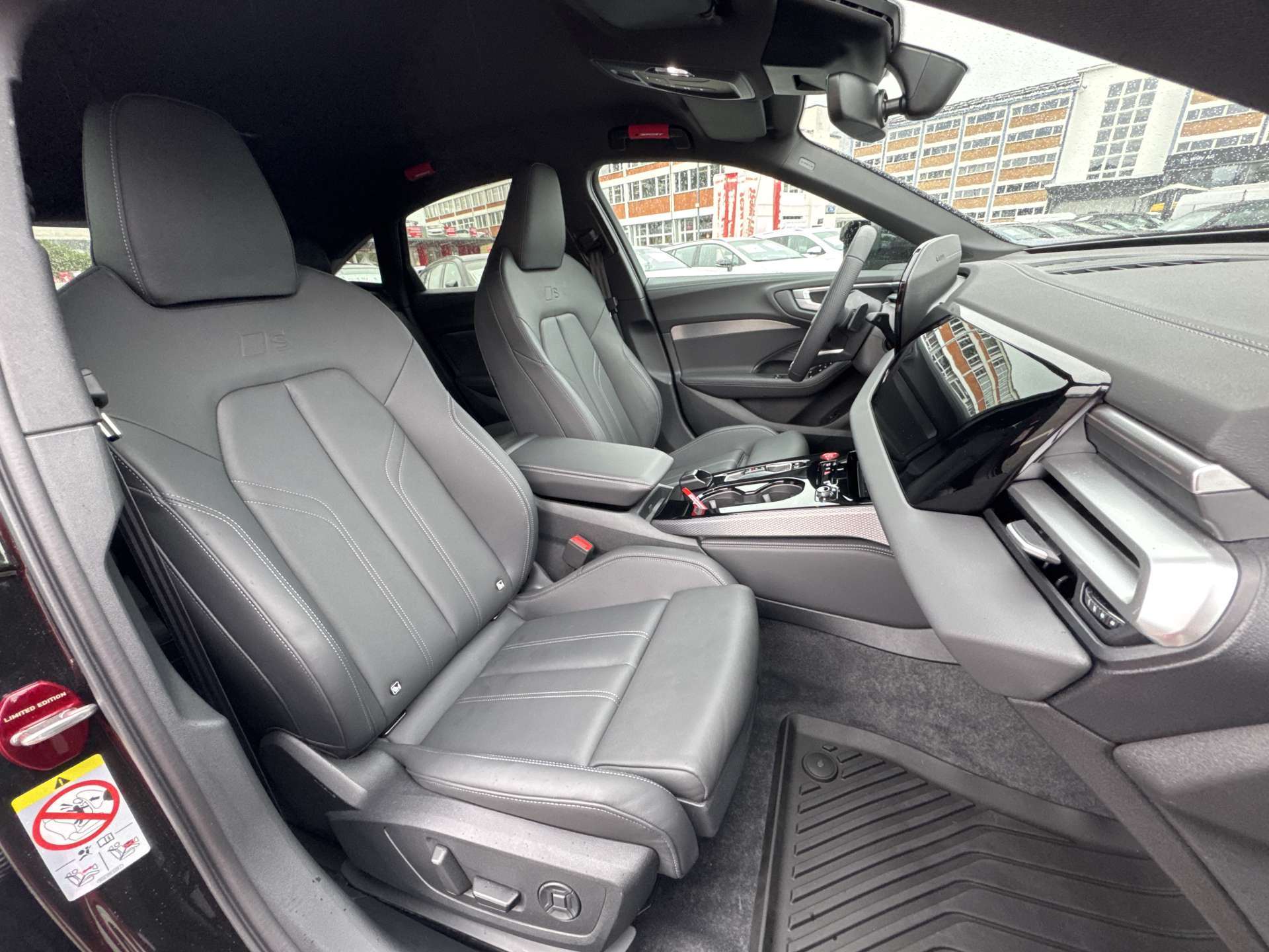 AUDI A5 Limousine 2.0 e-hybrid 270 quattro S-Tronic Automat-image-12