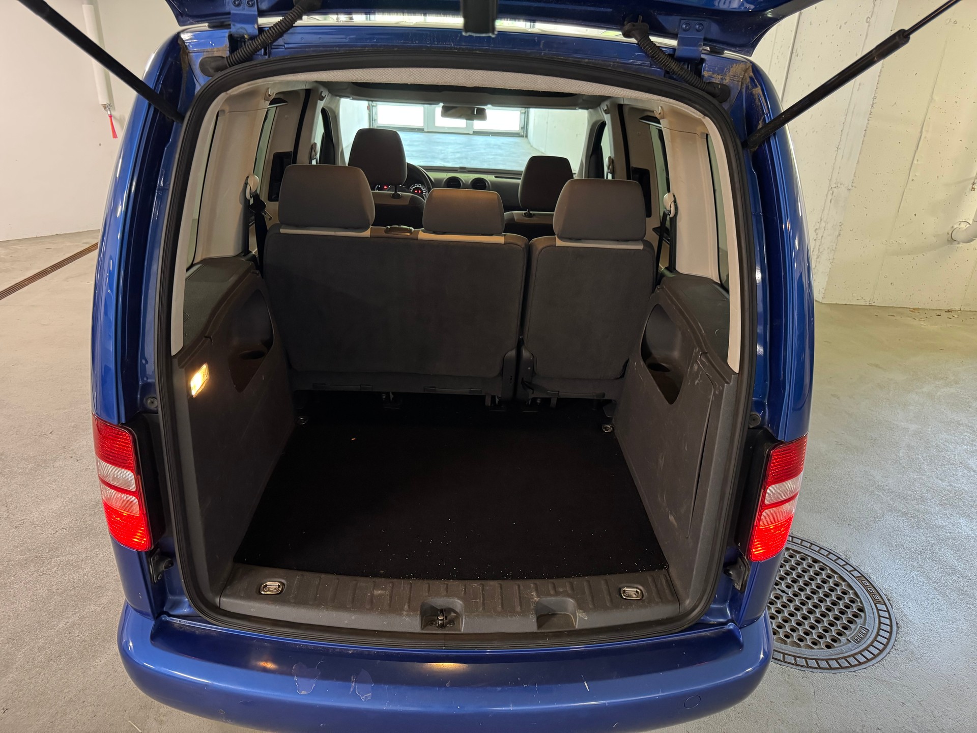 VW Caddy 1.6 TDI Blue Motion Technology Family 1-Hand-image-7
