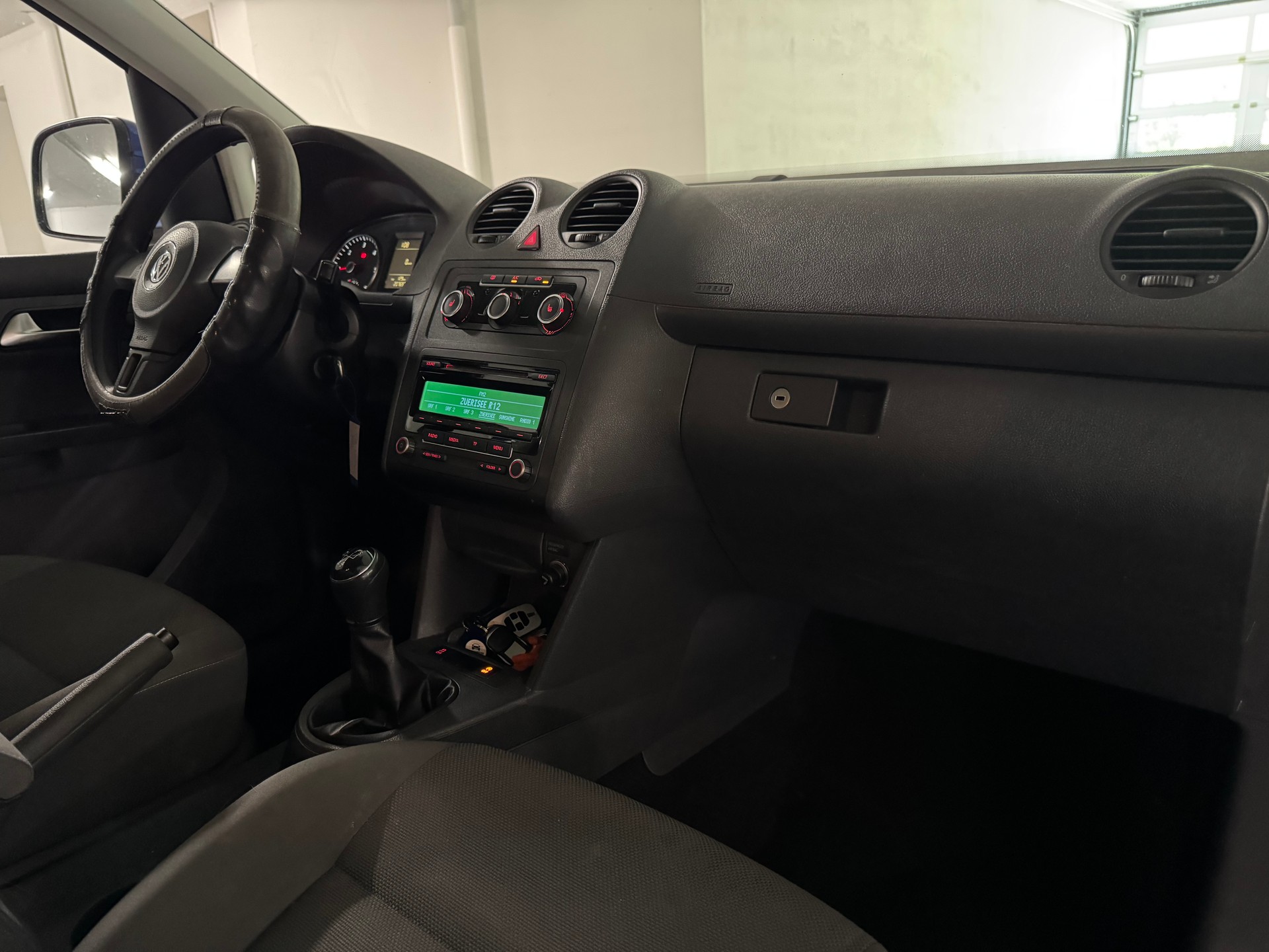 VW Caddy 1.6 TDI Blue Motion Technology Family 1-Hand-image-12