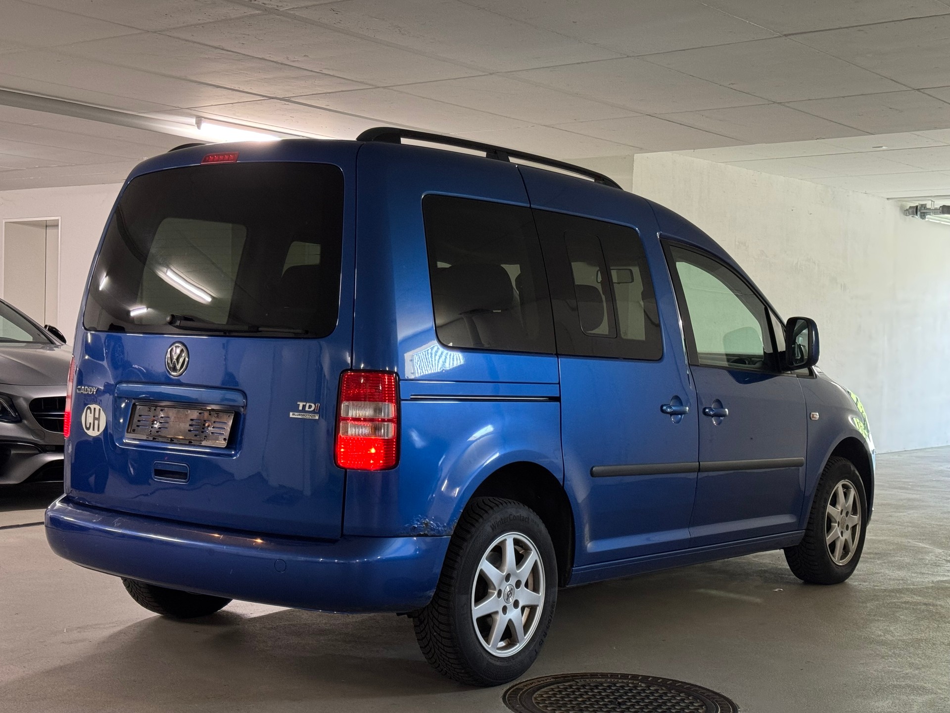 VW Caddy 1.6 TDI Blue Motion Technology Family 1-Hand-image-6