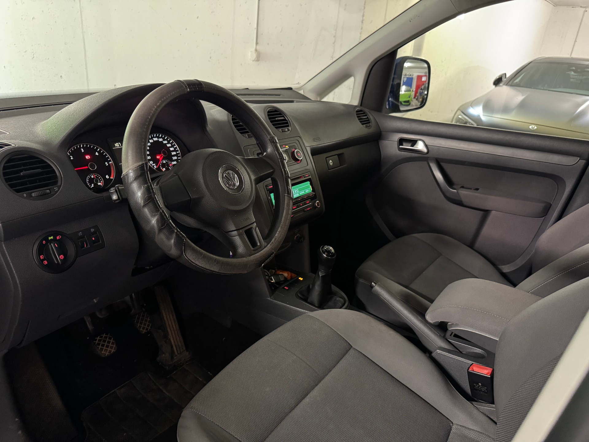 VW Caddy 1.6 TDI Blue Motion Technology Family 1-Hand-image-8