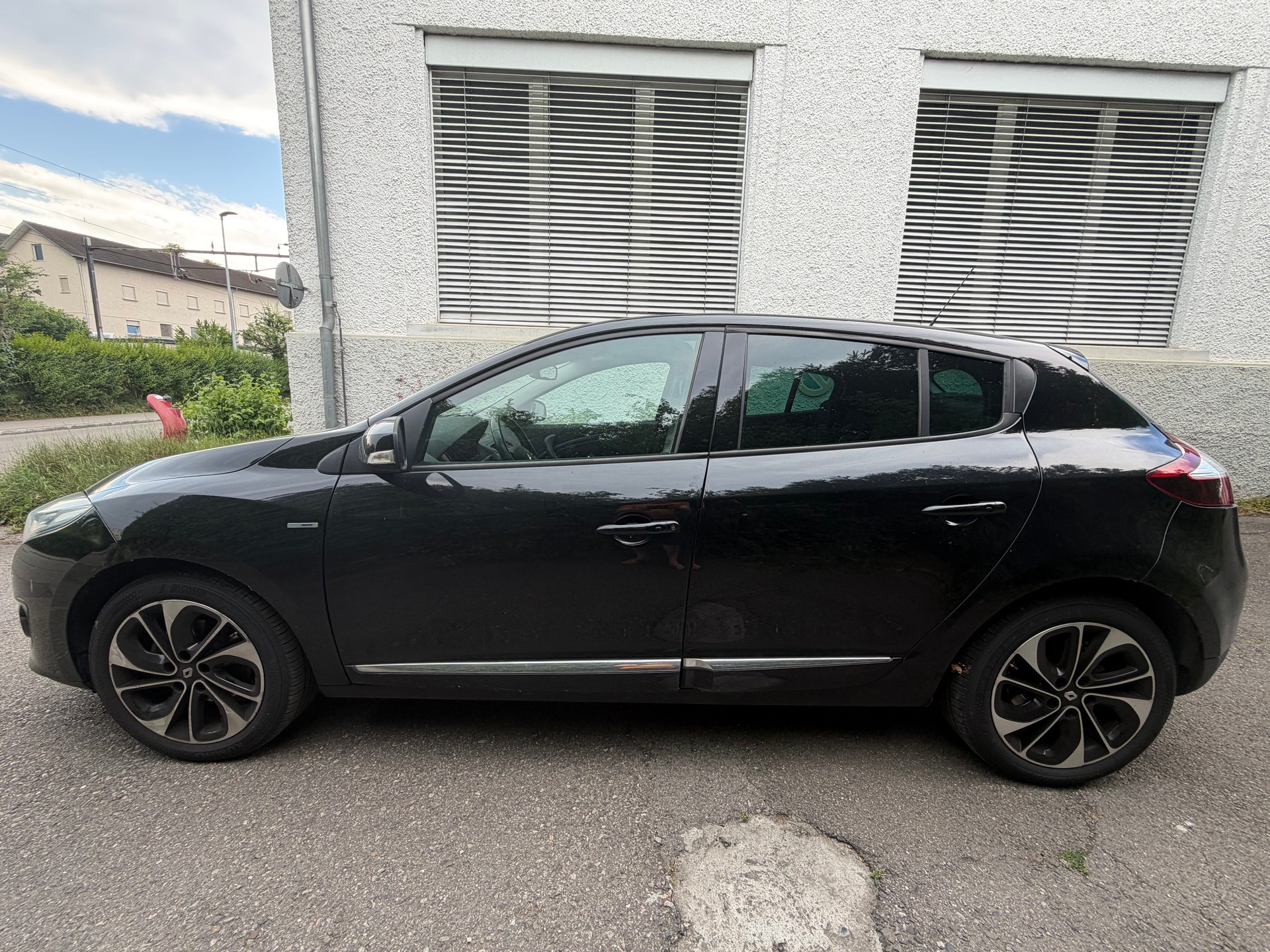 RENAULT Mégane Coupé 1.2 16V Turbo Swiss Edition-image-5