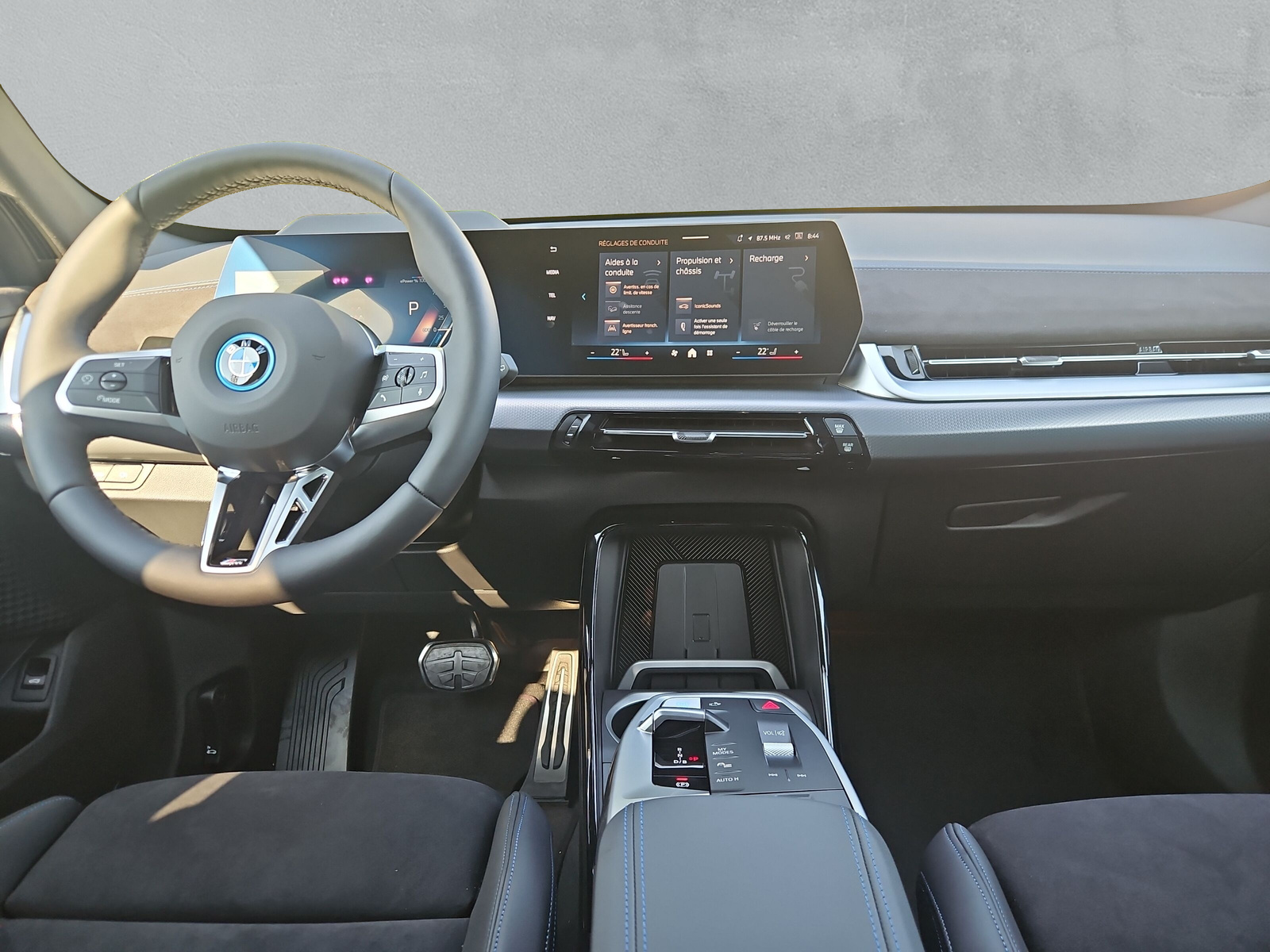 BMW iX1 xDrive 30 Edition M Sport-image-16